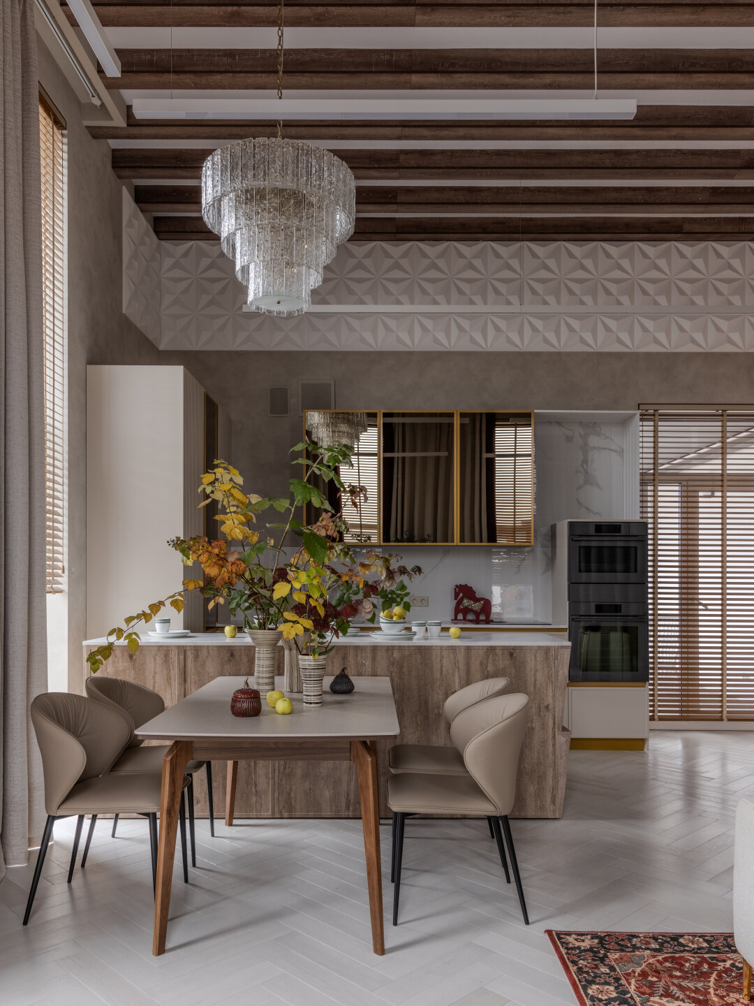 Проект «Швейцария», кухня-гостиная в реализованном загородном доме в клубном поселке бизнес-класса Titul