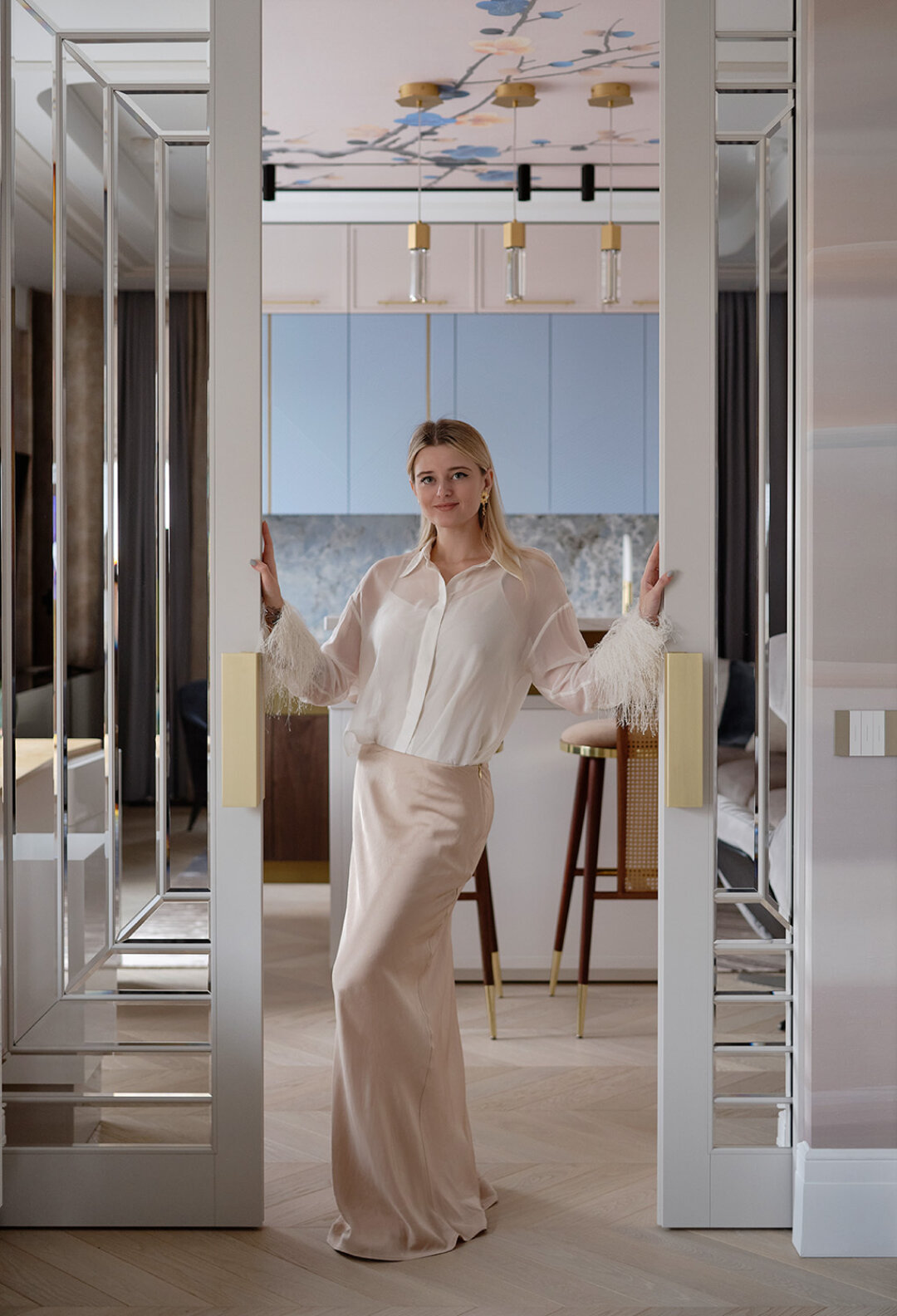 Квартира в Среднем Тишинском переулке в Москве — интерьер, который Мария создала в условиях полной творческой свободы.