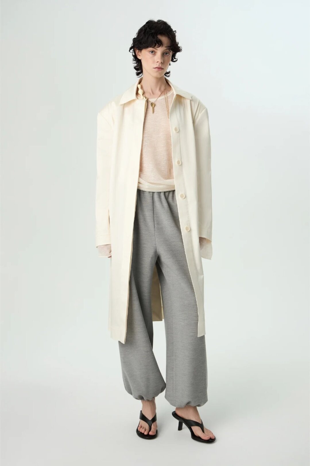 Плащ Cois, 56 000 руб. 44 800 руб.