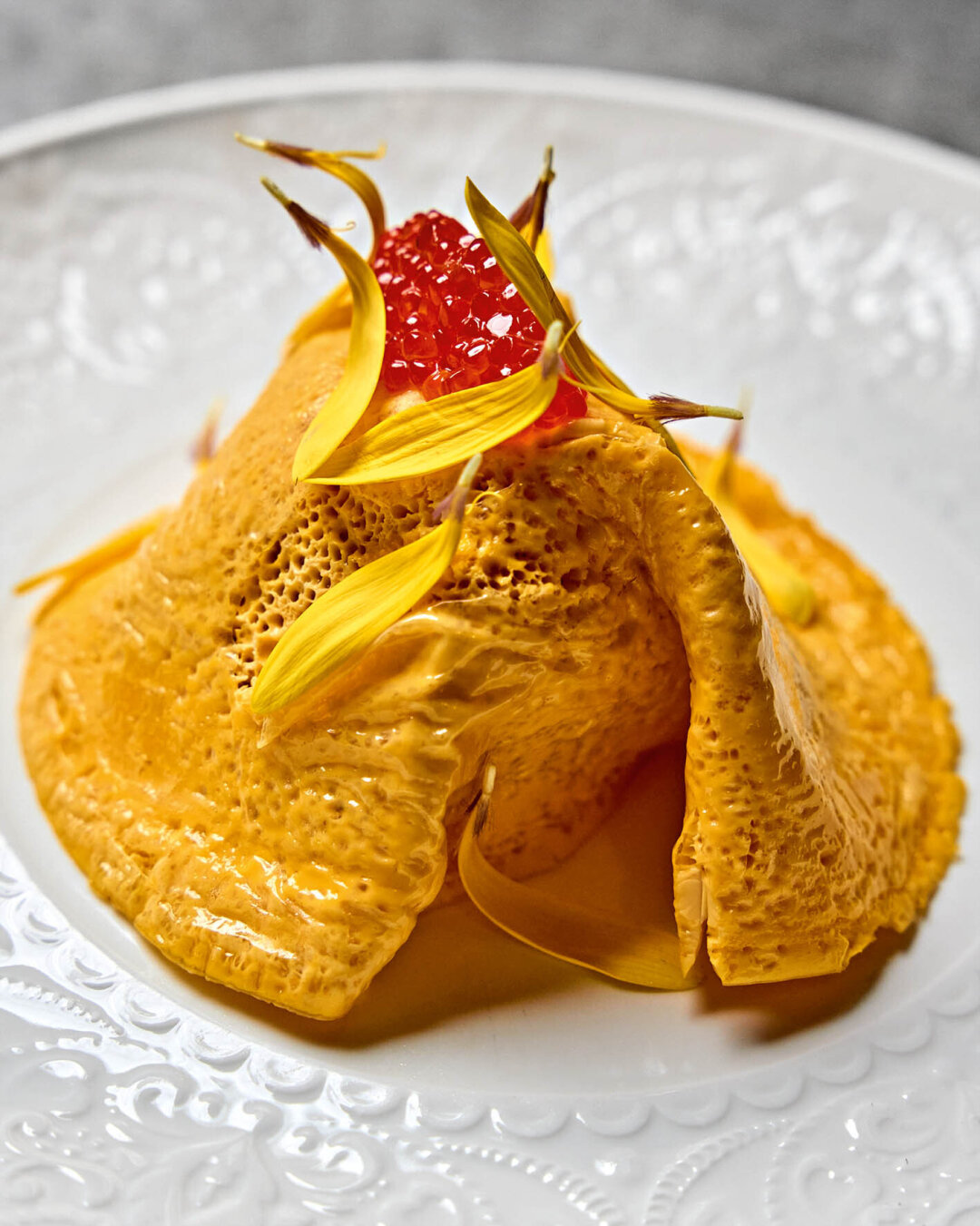 Салат «Мимоза» с осетриной и печенью трески