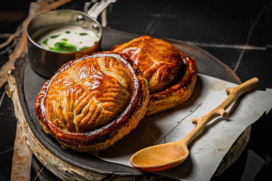 Пирог питивье с палтусом и форелью