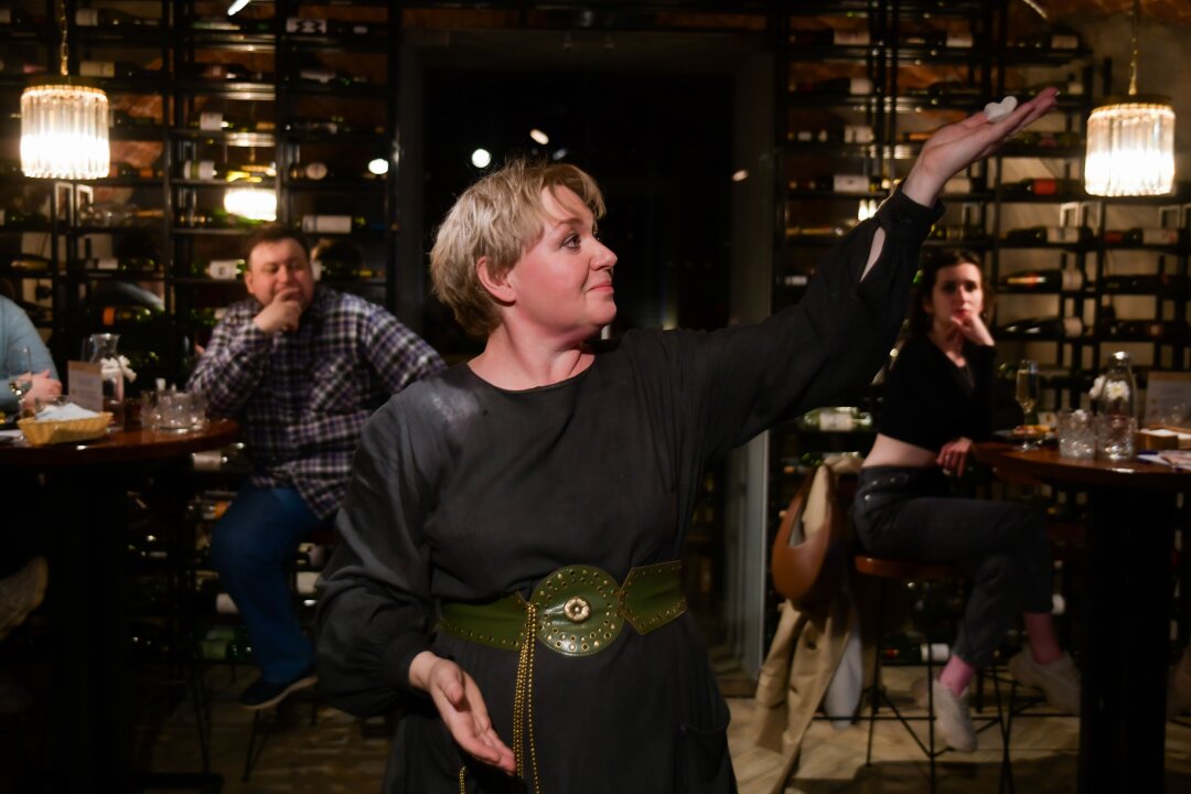 Фестиваль «МОНОфест», спектакль «Счастливая Шарлотта»