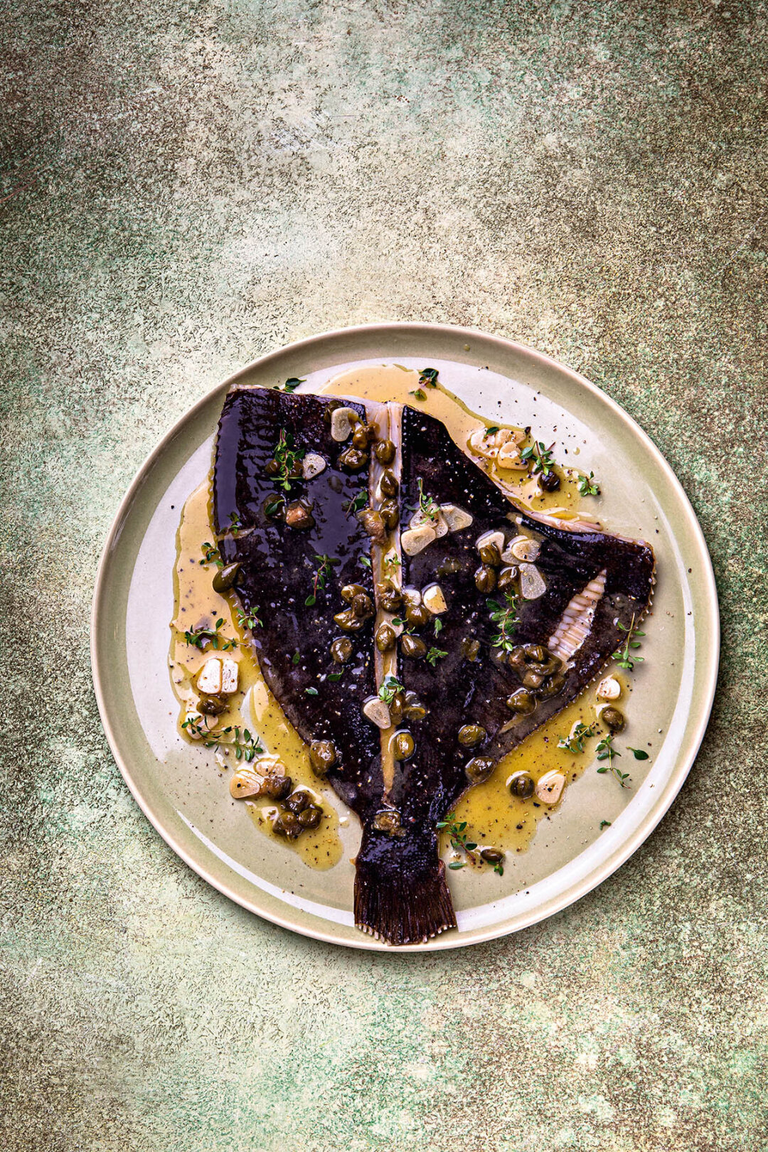 Запеченная камбала с каперсами