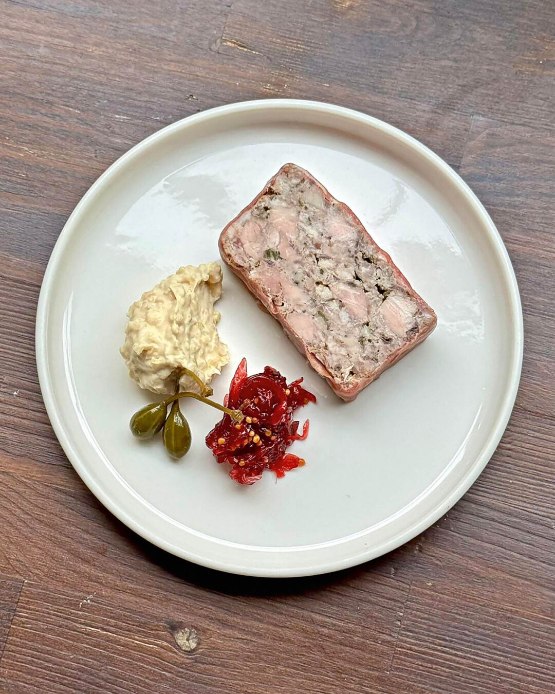 Террин в Парме с луковой мостардой