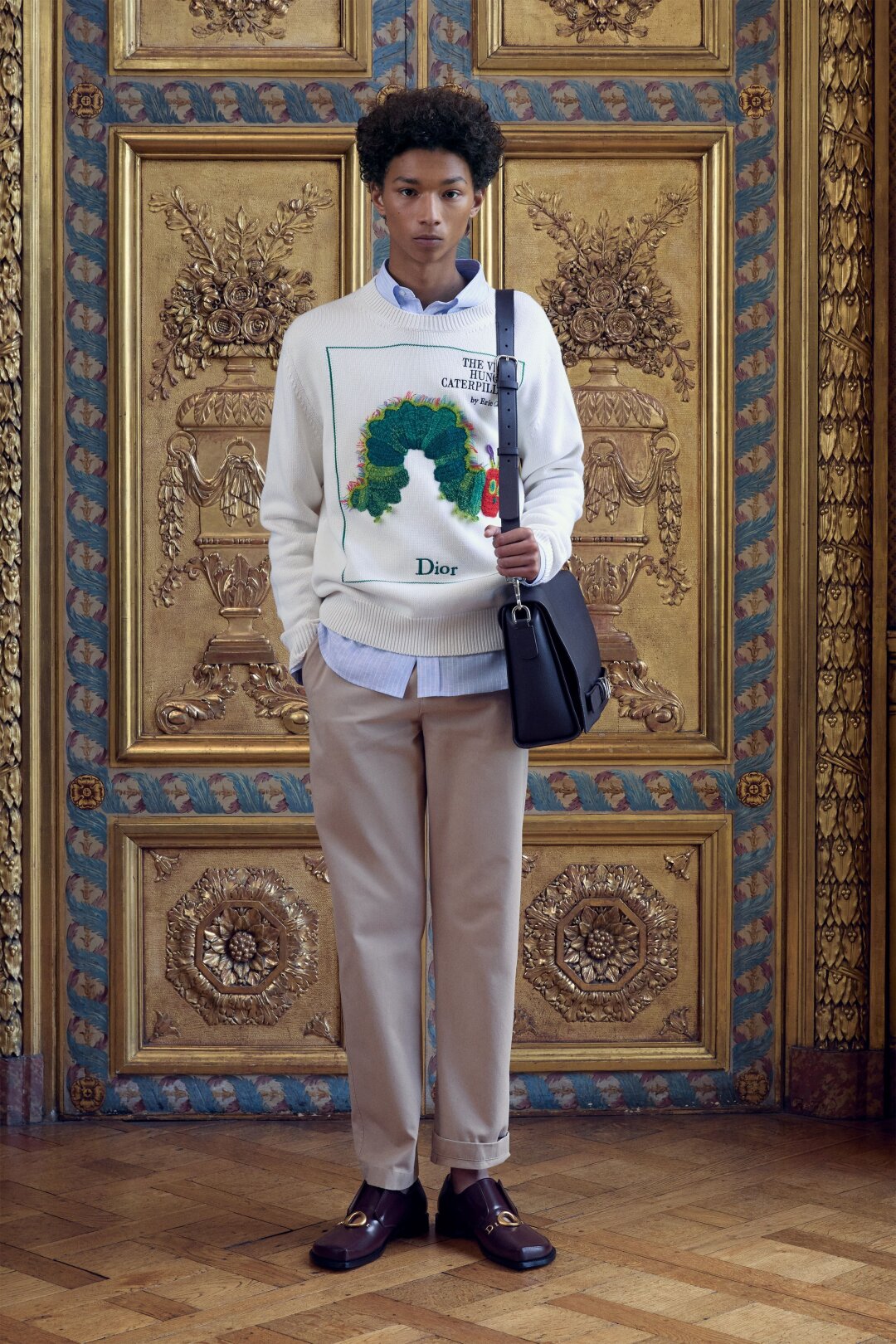 Мастхэв всех книжных червей - белоснежный пуловер c "Очень голодной гусеницей" Эрика Карла!