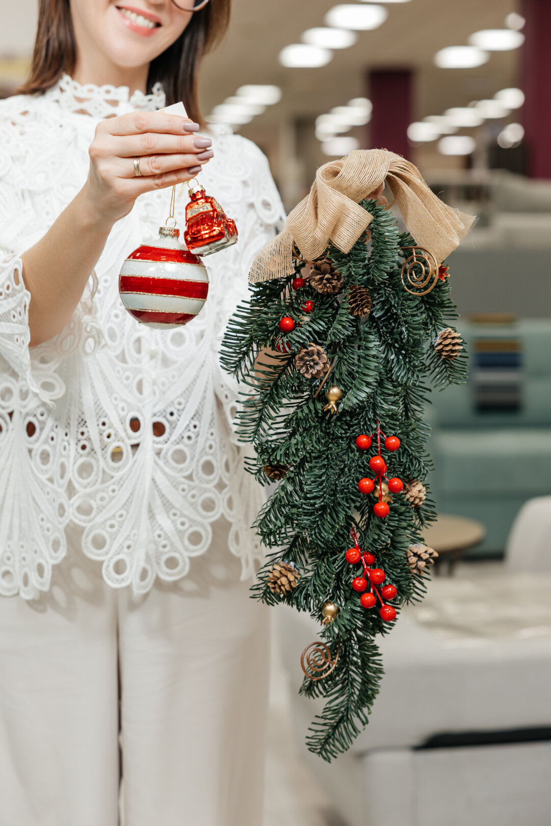 Елочные украшения, «Домовой»: шар, 149 рублей, и машинка, 399 рублей