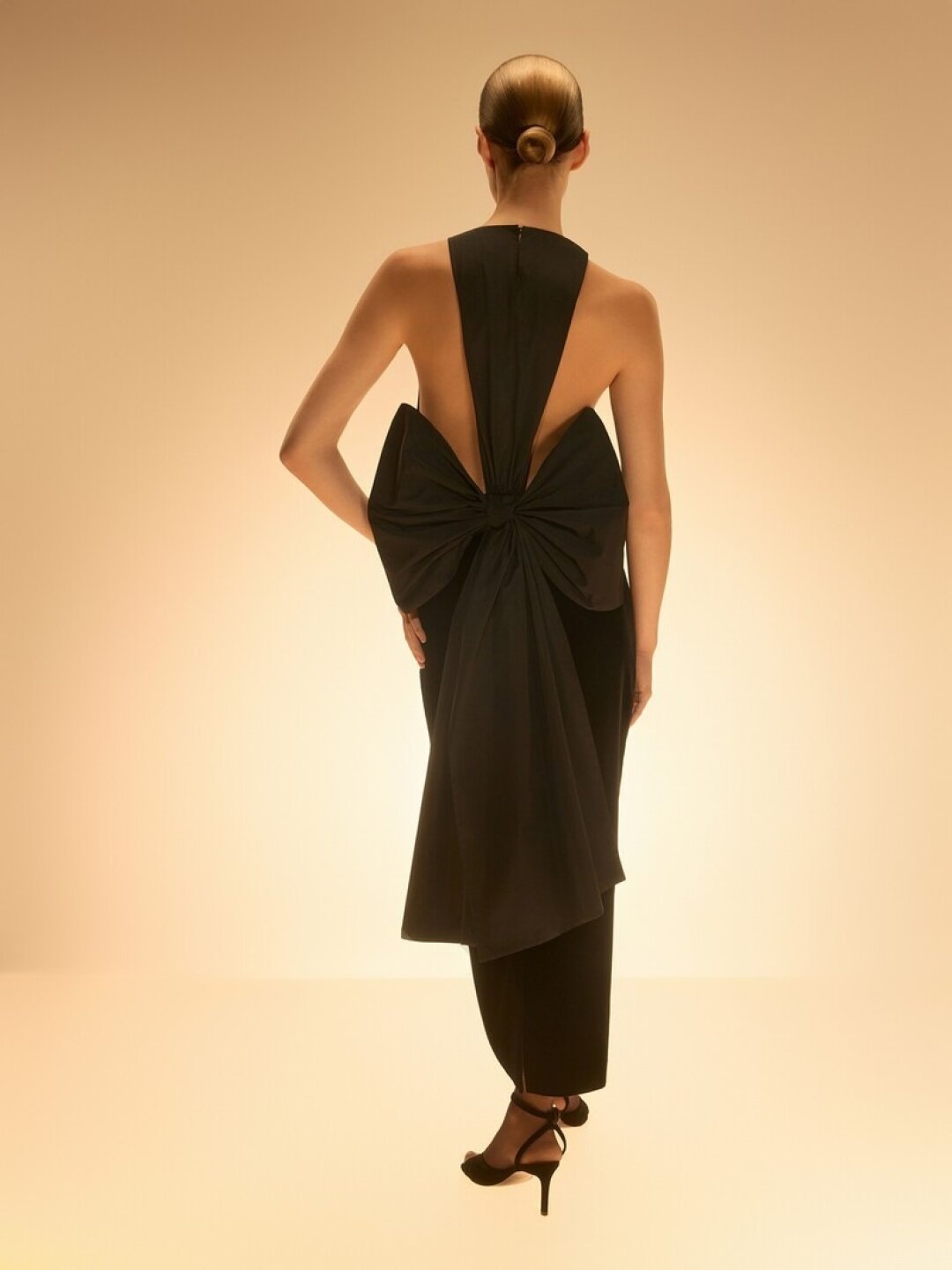 12 Storeez, 45 000 руб.