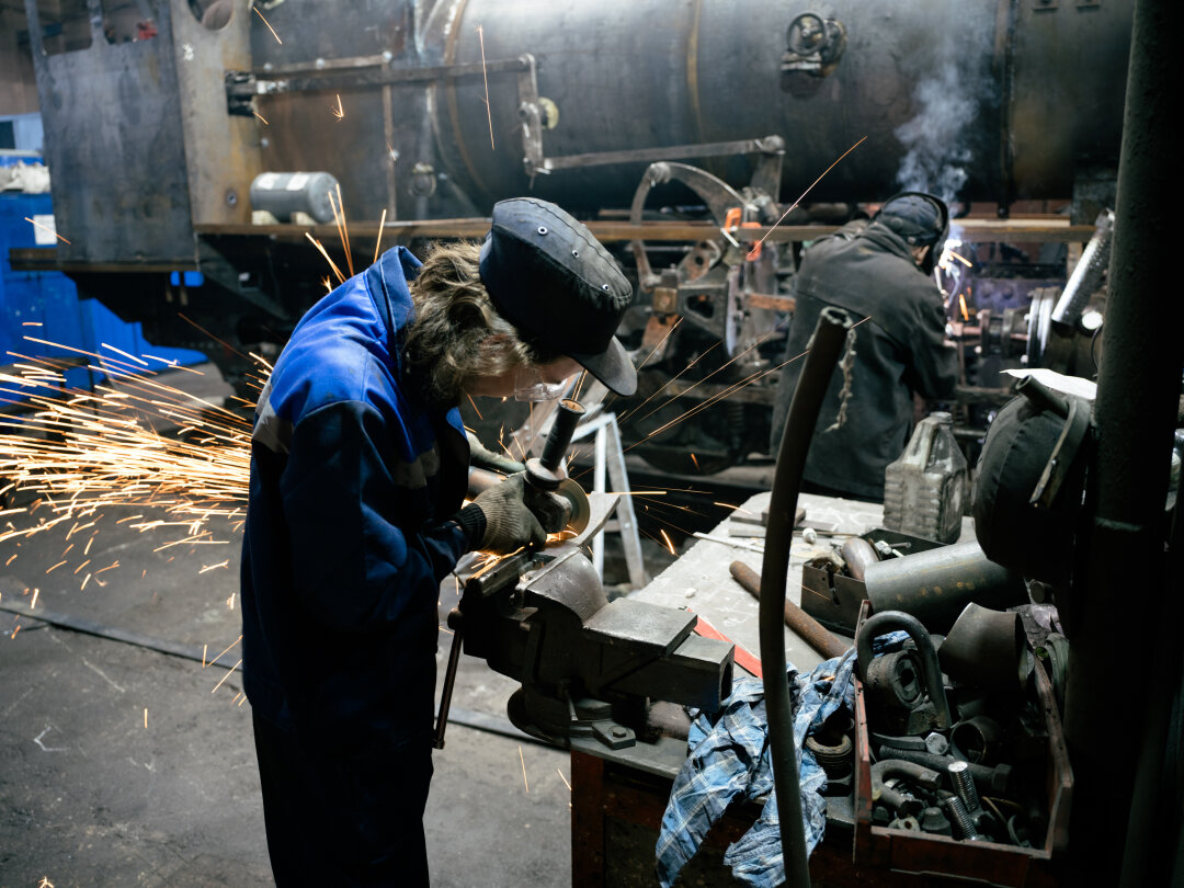 Резка деталей для реставрации паровоза / фото: Николай Щеголев (автор канала Shegolev (ph))