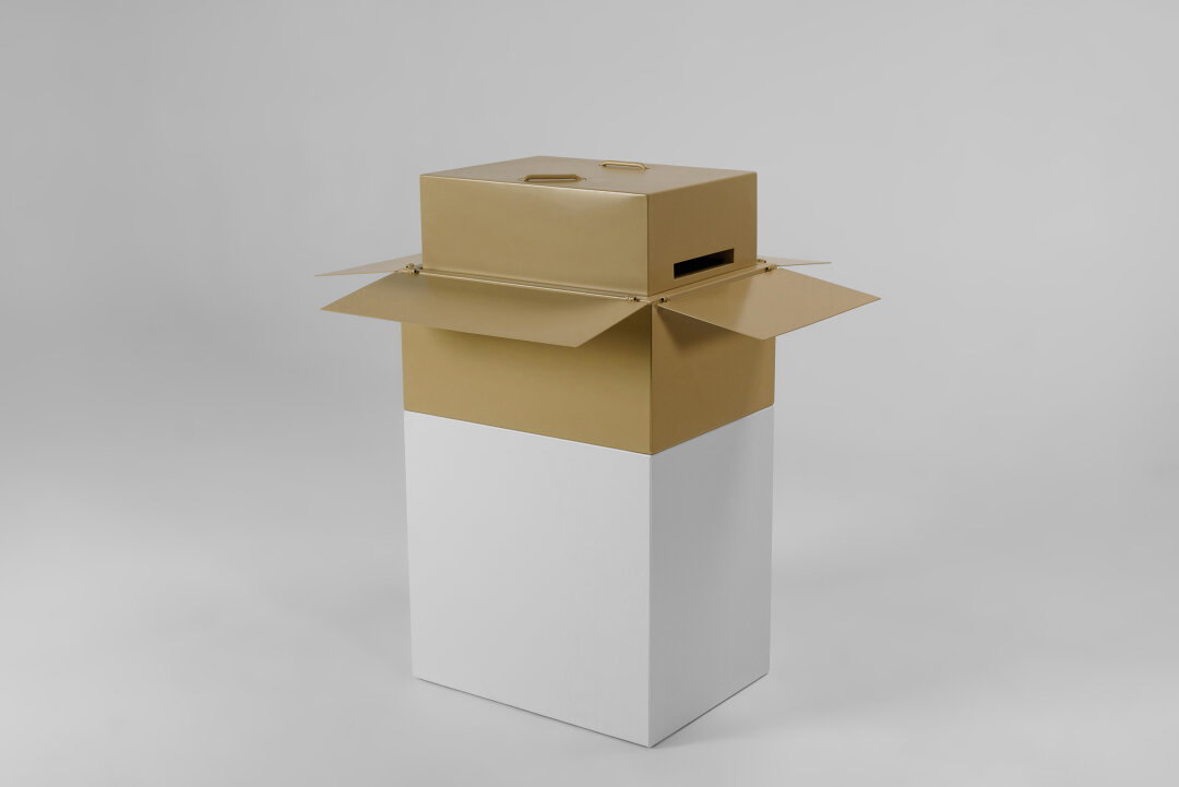 Скульптуры-хранилища для проекта «Все исчезнет» в рамках премии «Художник года 2023» по версии фонда Cosmoscow. Фото: Анатолий Козьма.