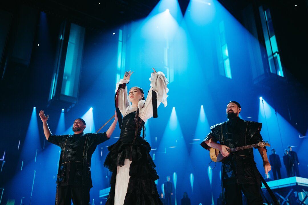 Этно-фолк-группа AY YOLA