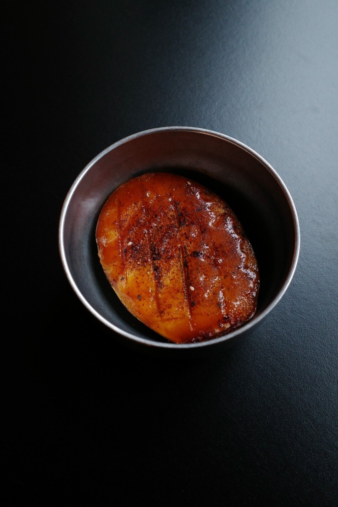 Манго из печи с чили-перцем