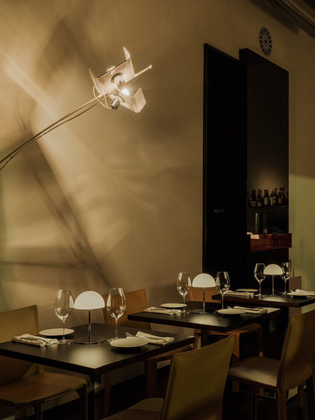 Над интерьером работала студия APAA Алексея Пенюка и Анастасии Артемьевой