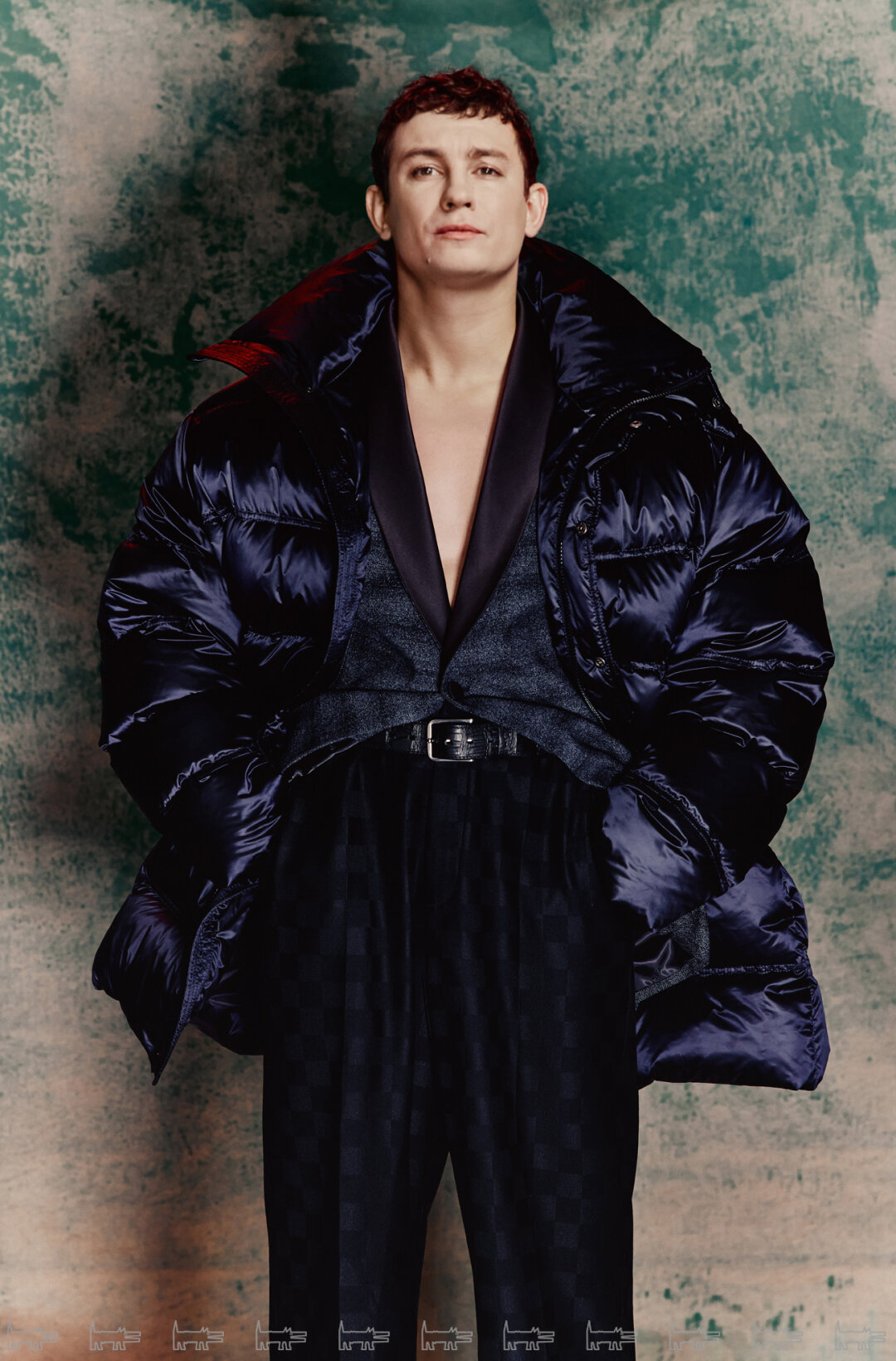 На Никите: пуховик, смокинг и брюки ROGOV, брошь TENDERNESS JEWELRY