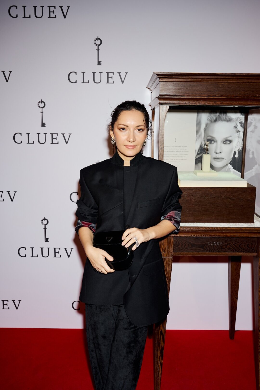 Мадонна Мур