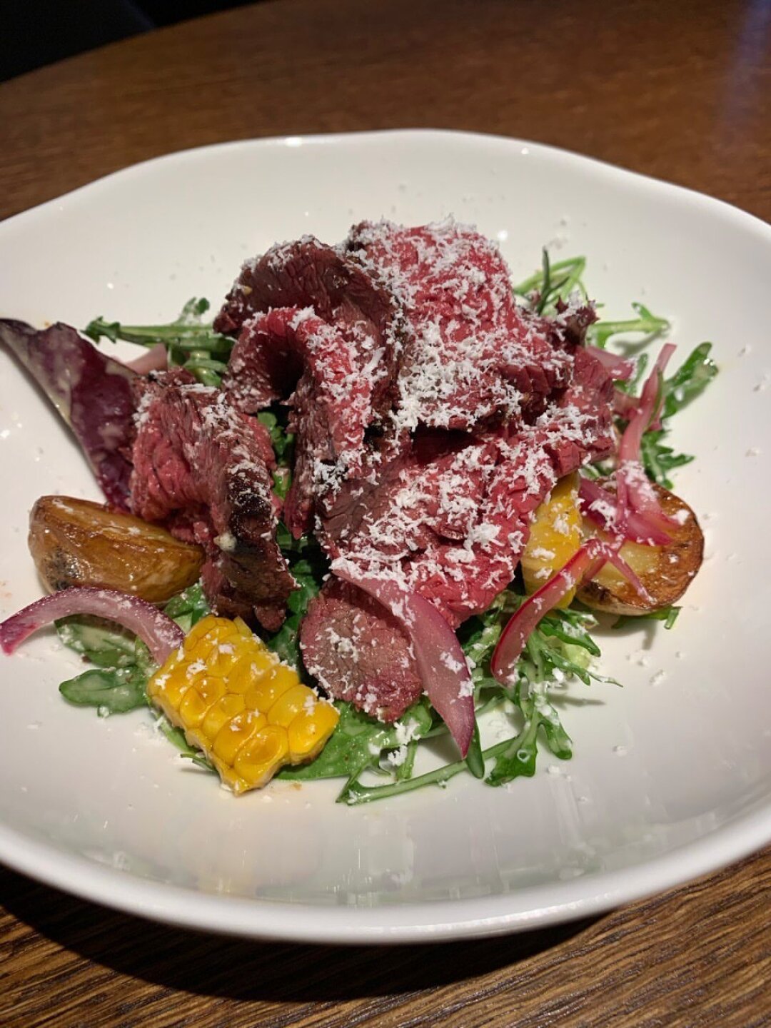 Салат с ростбифом в кафе «Улитка»