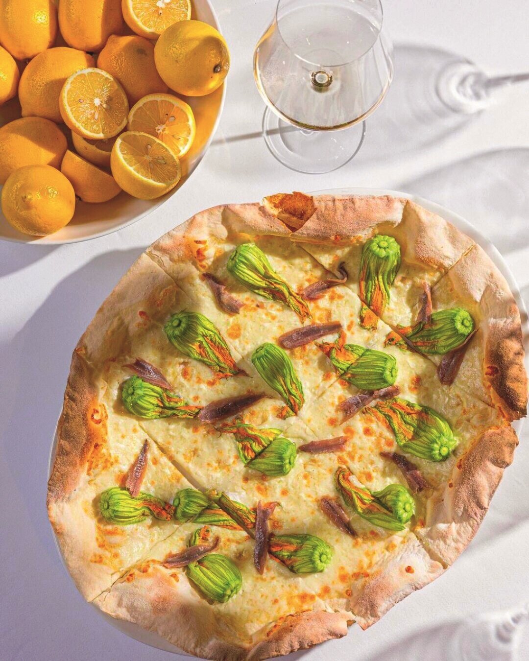 Важная примета лета в Петербурге — пицца с цукини из VOX