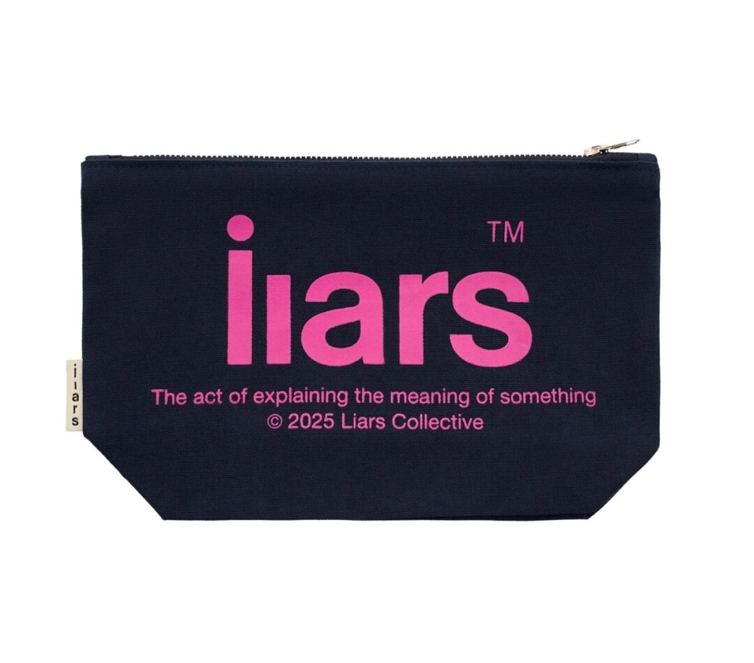 Косметичка Liars Collective, 2 200 руб.