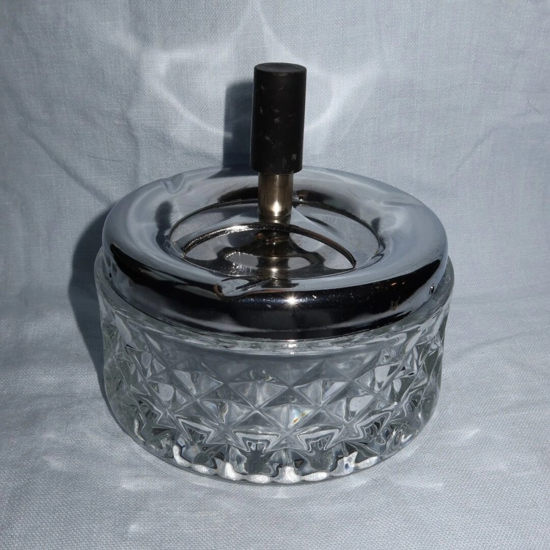 Винтажная пепельница Sac du Jour, 3 000 руб.