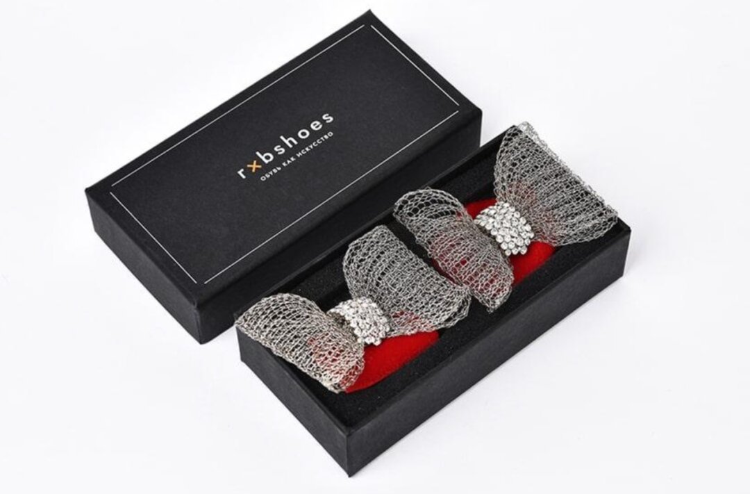 Броши для обуви RxBshoes, 30 000 руб.
