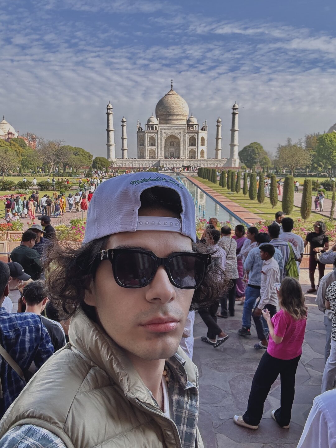 Вова на фоне Тадж-Махала