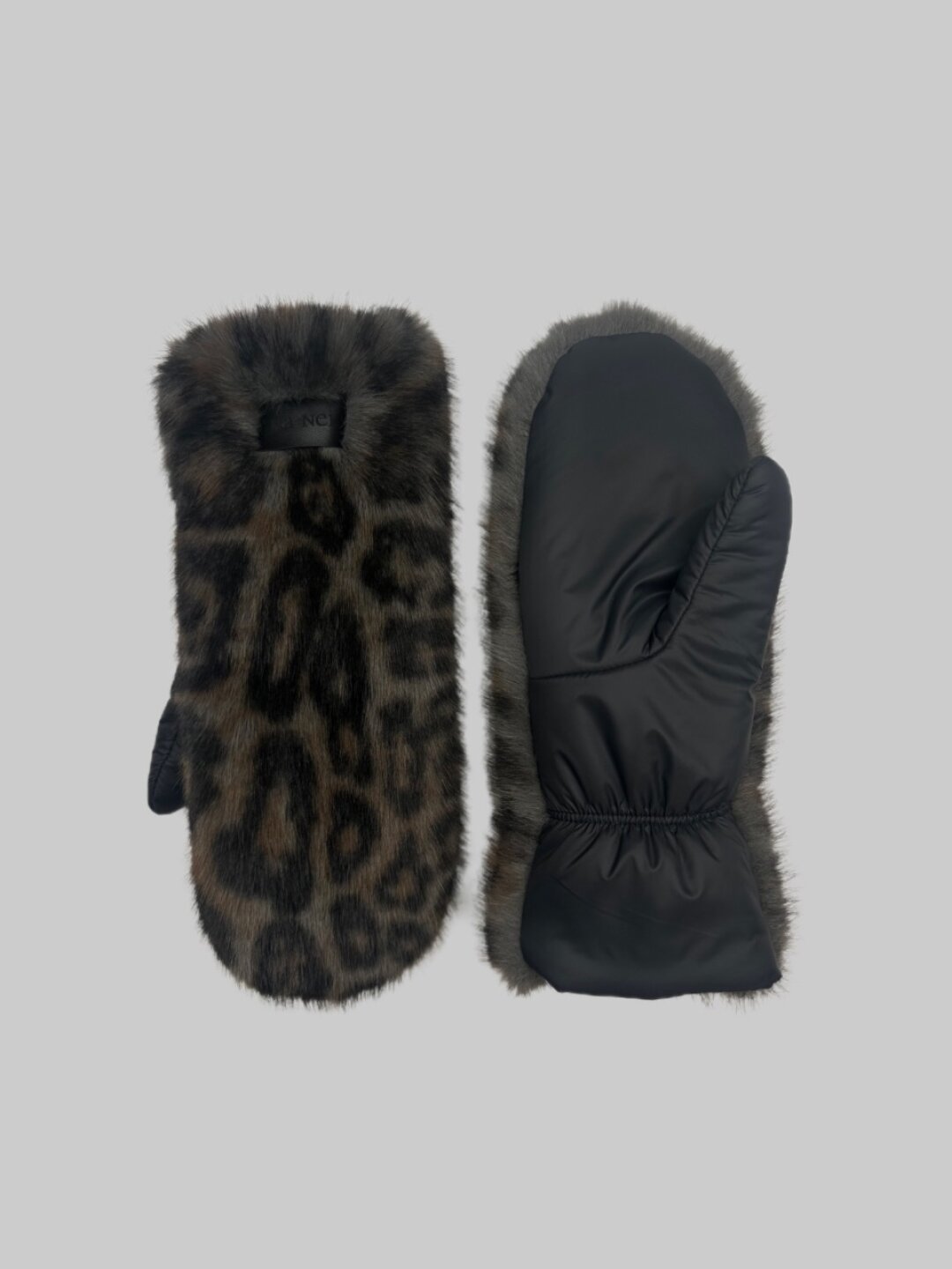 Варежки Na Nei x Orenshal, 4 500 руб.