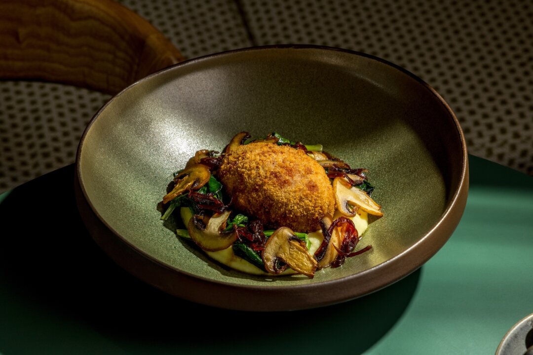 Главный хит декабрьского обновления – котлета по-киевски с картофельным пюре и грибным демигласом, 650 рублей