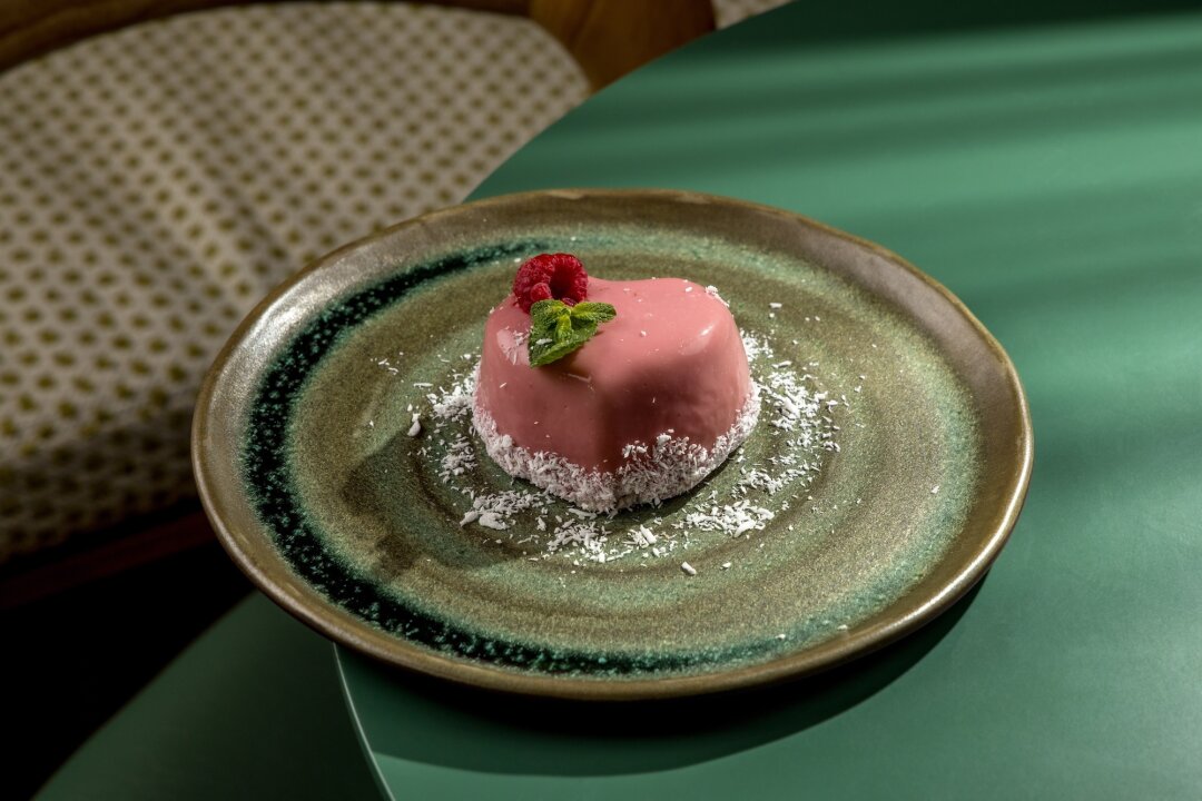 Муссовое пирожное, 650 рублей