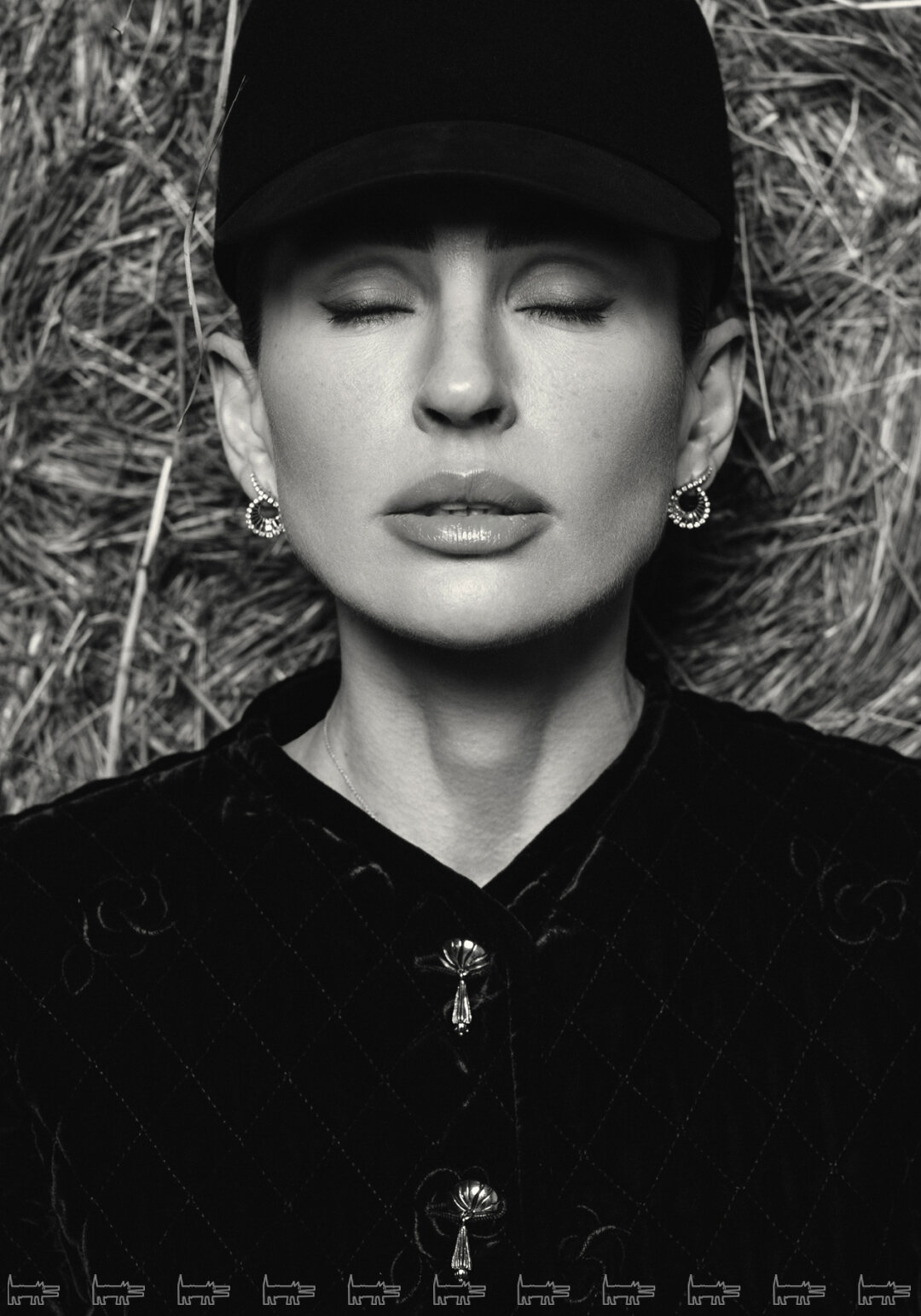 На Анне: серьги FERRIFIRENZE (Mercury)