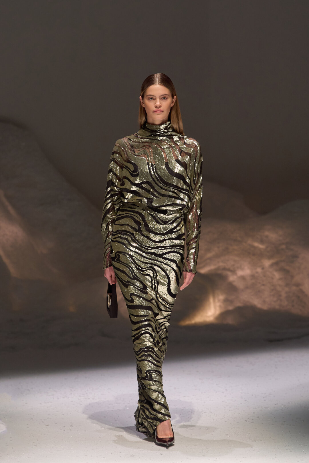 Наше новогоднее вау — сверкающее платье Zuhair Murad