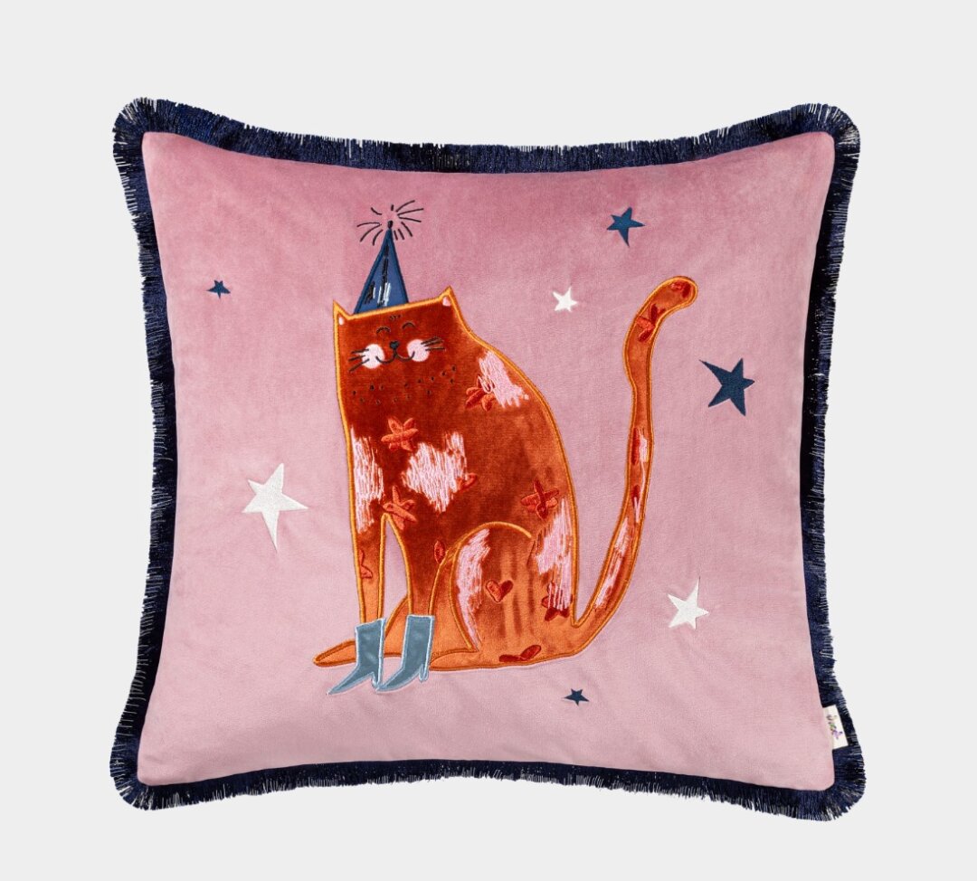 Подушка Doodls, 7 500 руб.