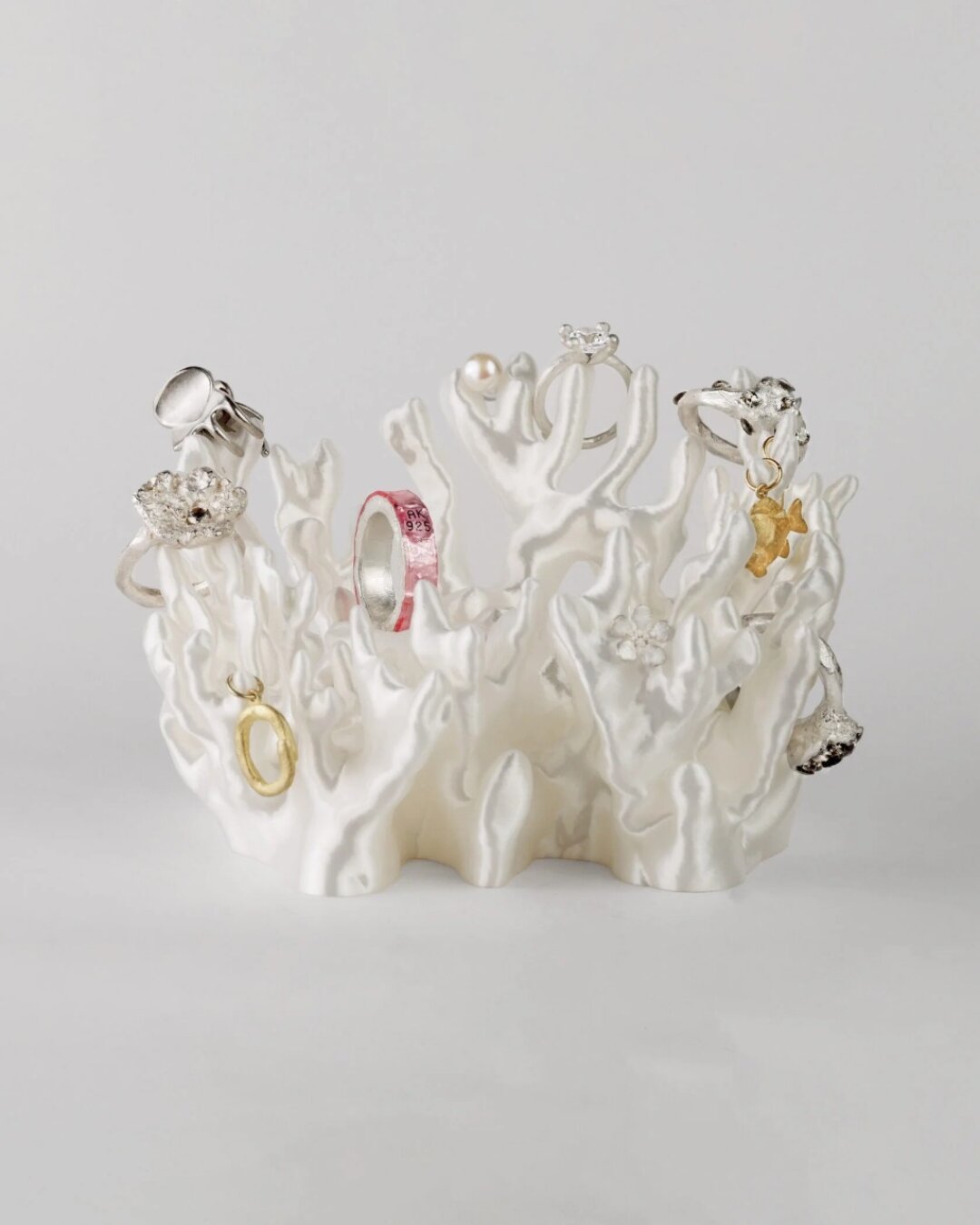 Мыльница-подставка для украшений Alexander Karpinsky, 15 000 руб.