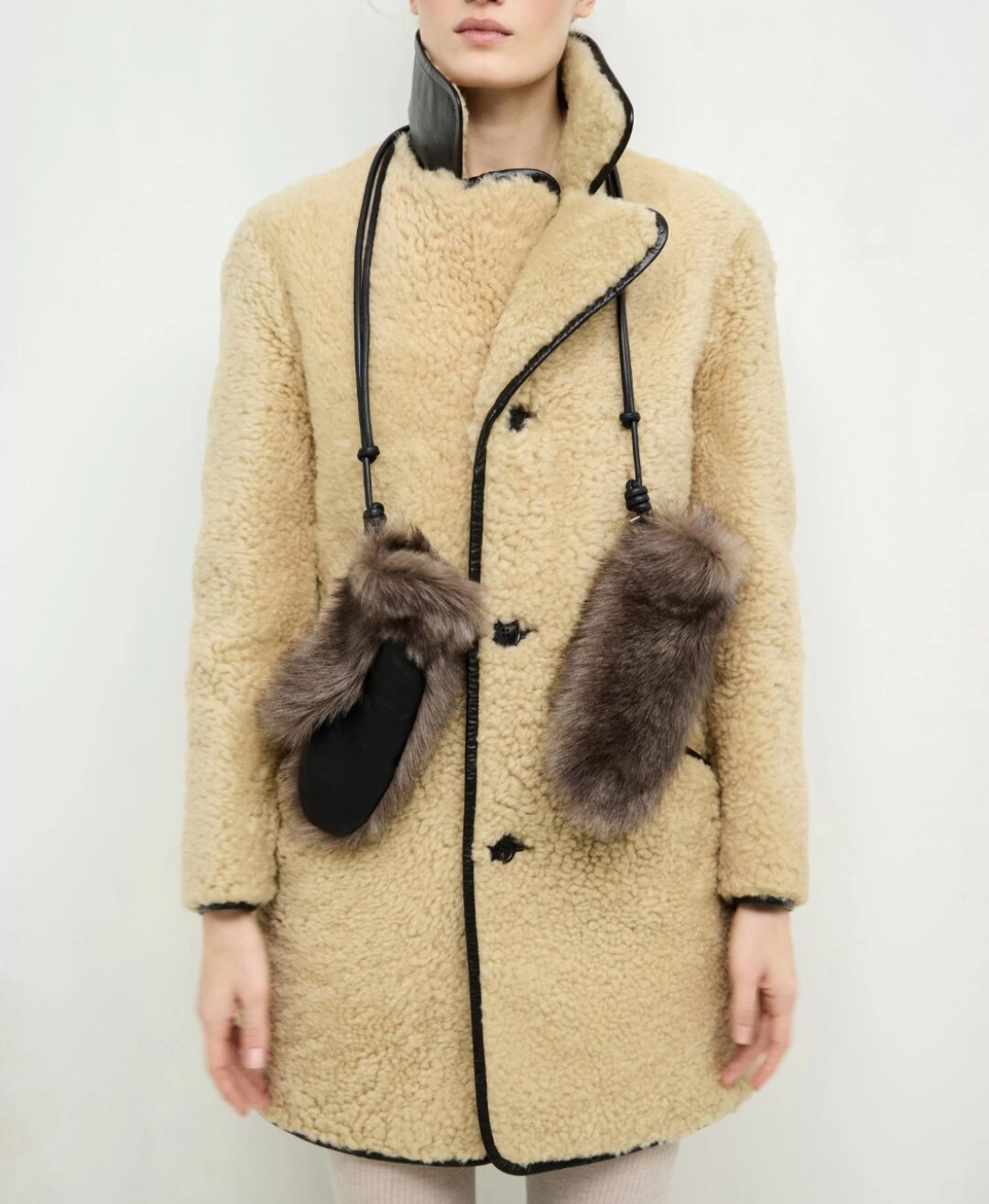 Варежки Askent x Luda Nikishina, 18 900 руб.