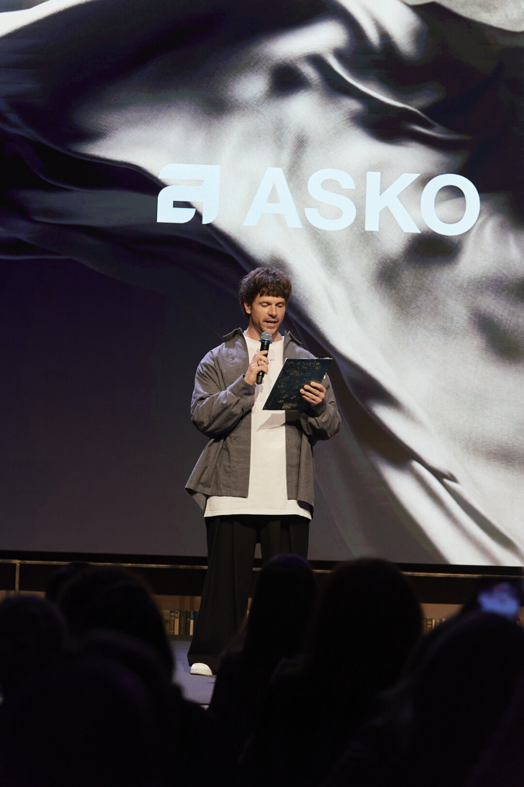 Игорь Чехов