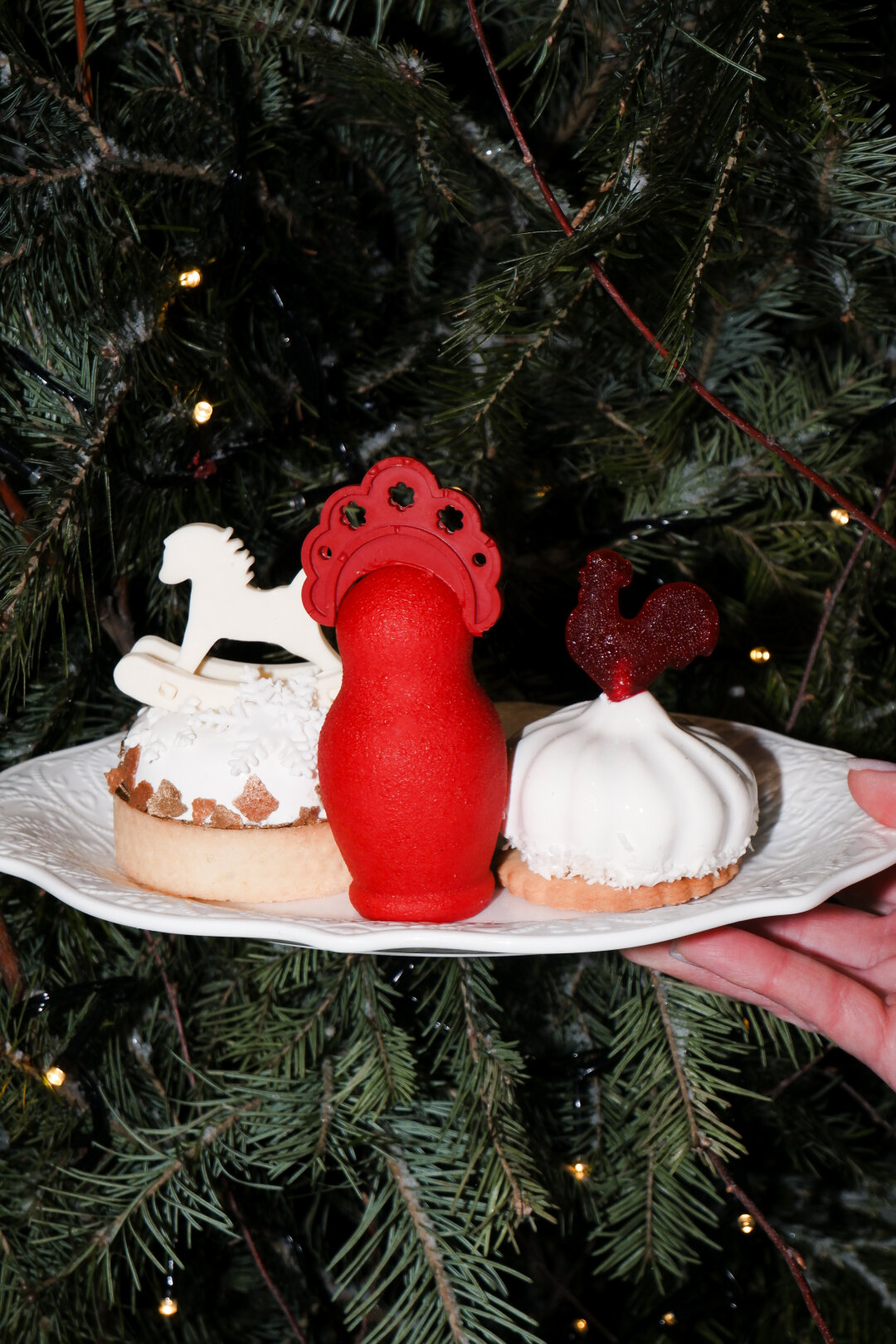 Алая матрешка, Кремлевский купол и тарталетка