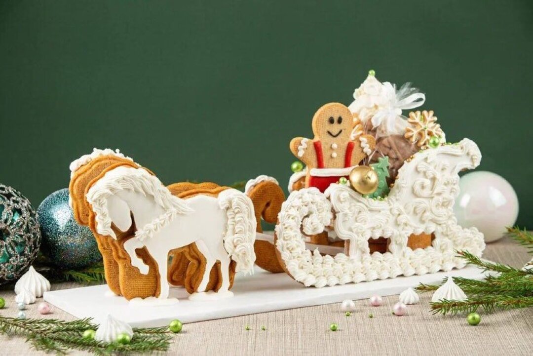 «Шаляпин» В кулинарии русского ресторана найдены пряничные сани с парой коней; пряничный поезд с вагончиками, наполненными драже, пряниками и