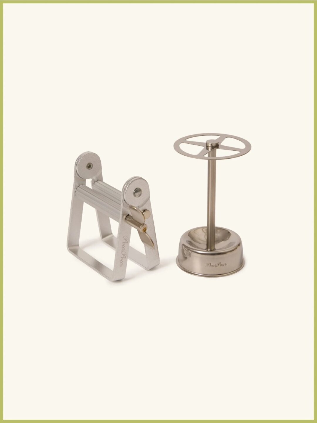 Подставка для зубных щеток и дозатор зубной пасты PourPour, 2 100 руб.