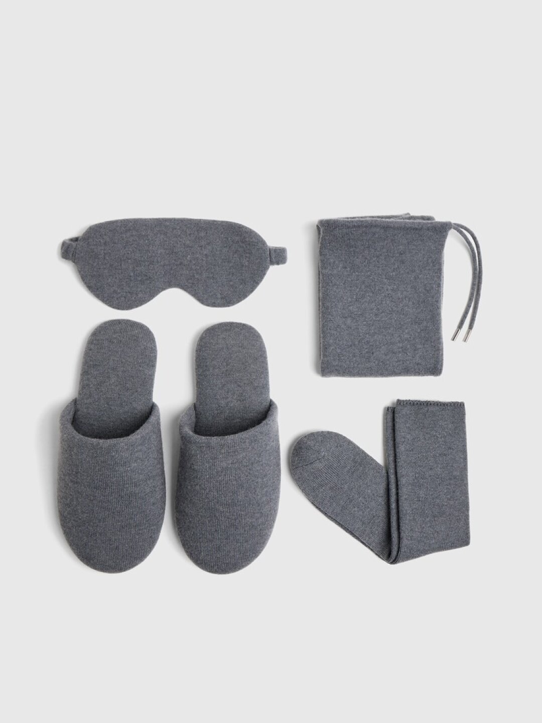 Набор для путешествий 12Storeez, 29 000 руб.