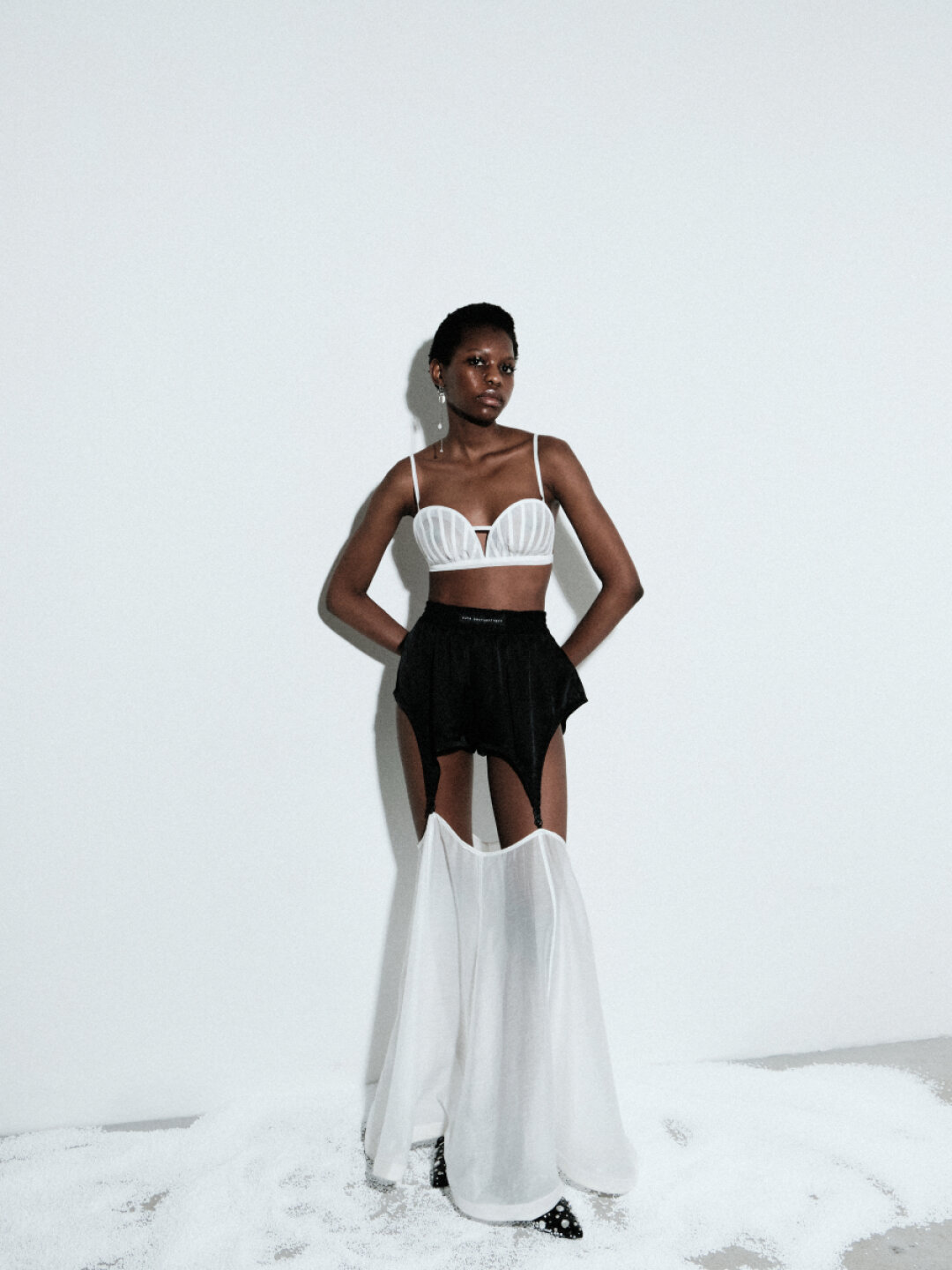 Кадр из лукбука коллекции Venus бренда YANA BESFAMILNAYA