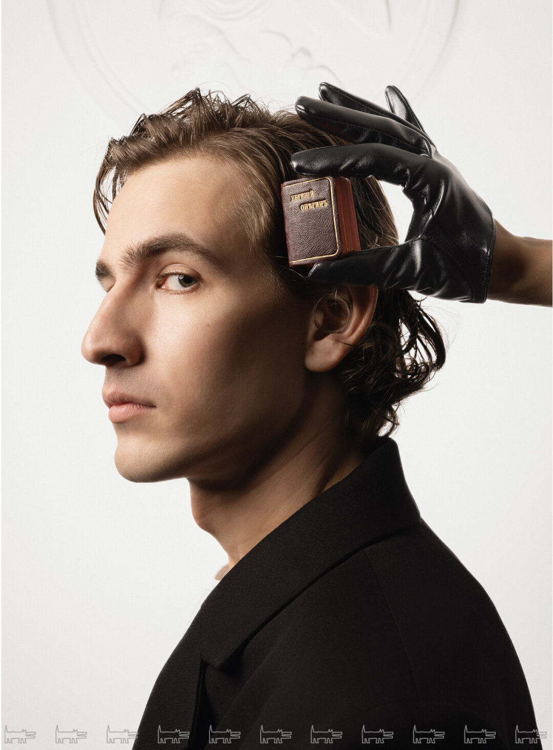 Предмет охоты букинистов — книжки-миниатюры: этот «Евгений Онегин» издан в 1912 году.