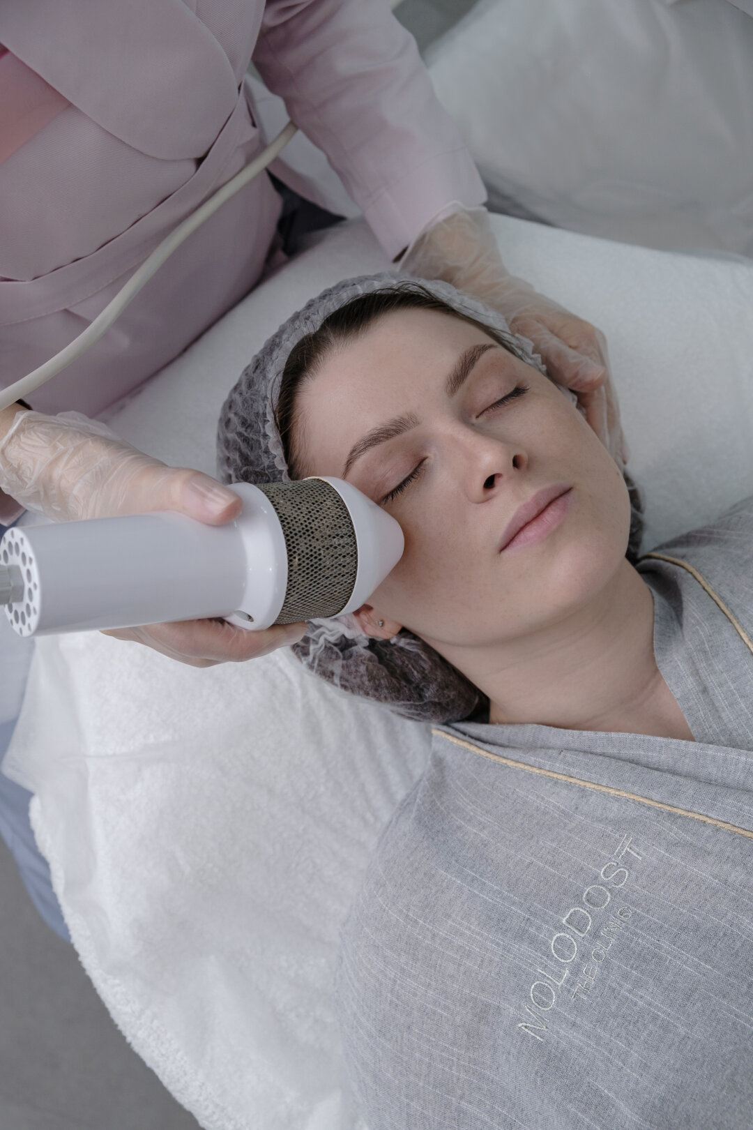 Уход для лица «Мгновенная Молодость» — это две процедуры в одном комплексе