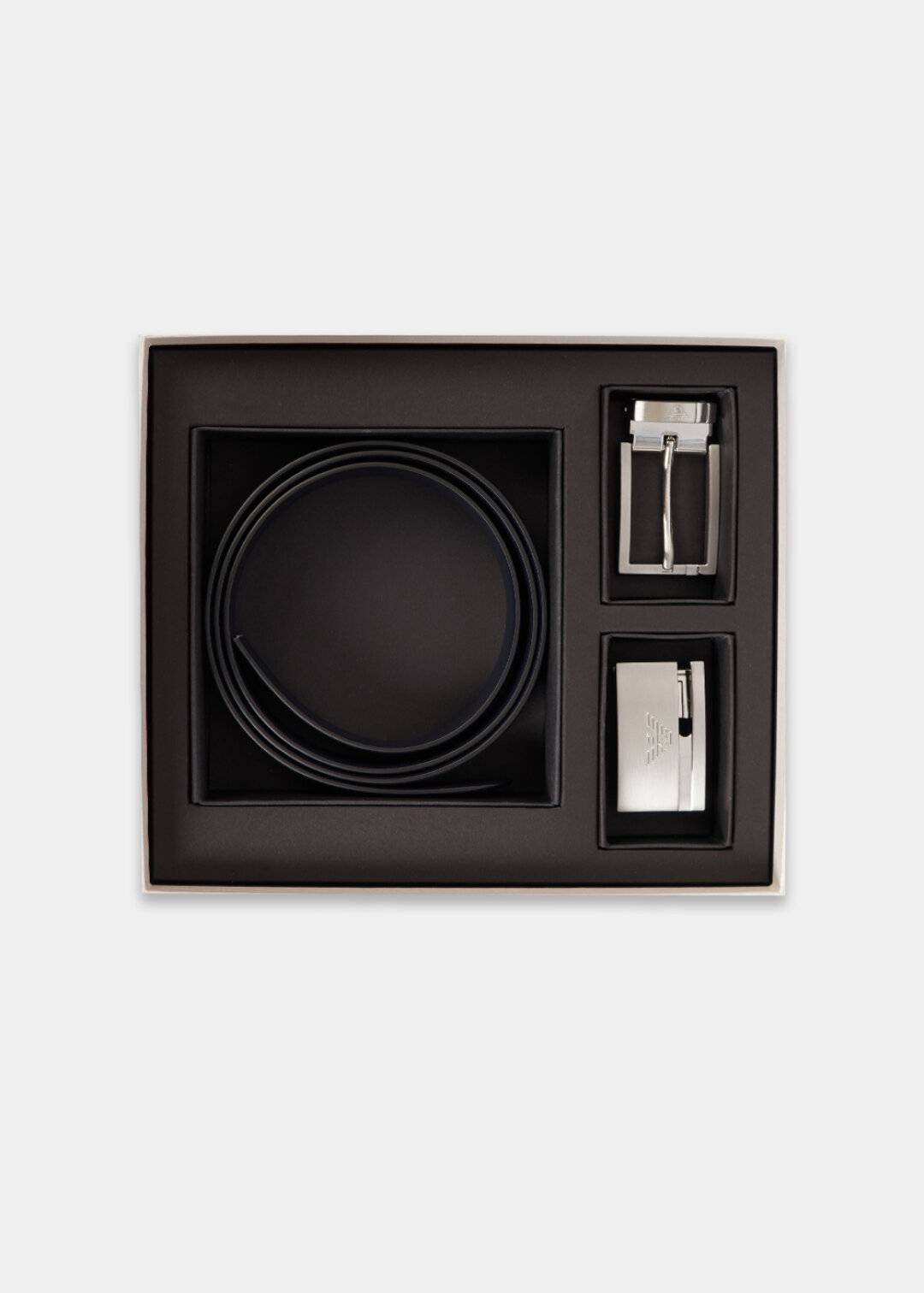 Выбираем беспроигрышный подарок - набор ремней от Emporio Armani