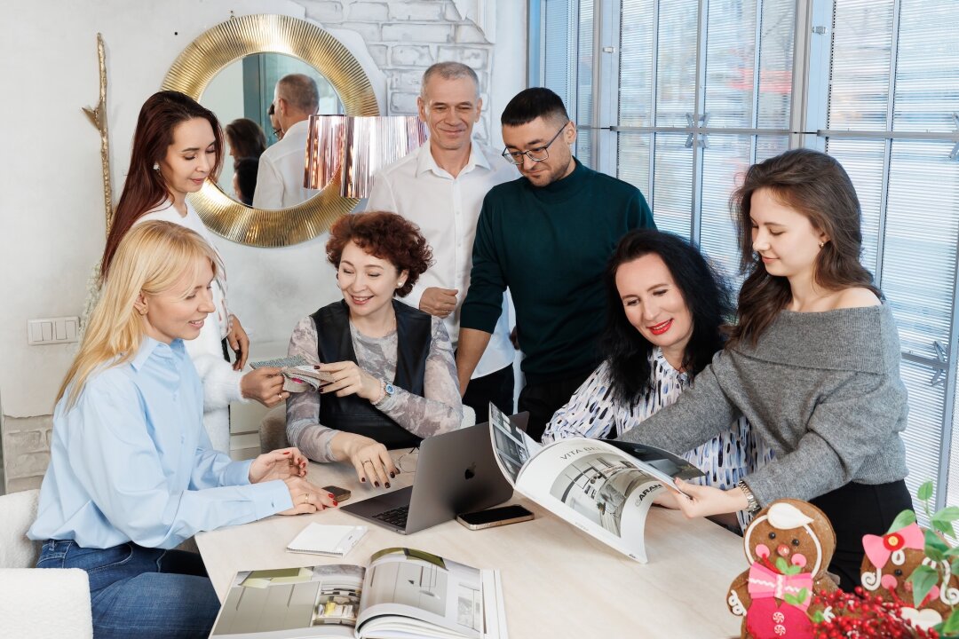 Команда интерьерной студии Aran: Евгения Зиганшина, Гузель Садыкова, Вероника Неменман, Элина Мавлютова, Рамазан Мифтахов, Евгений Балыбердин, Лейсан