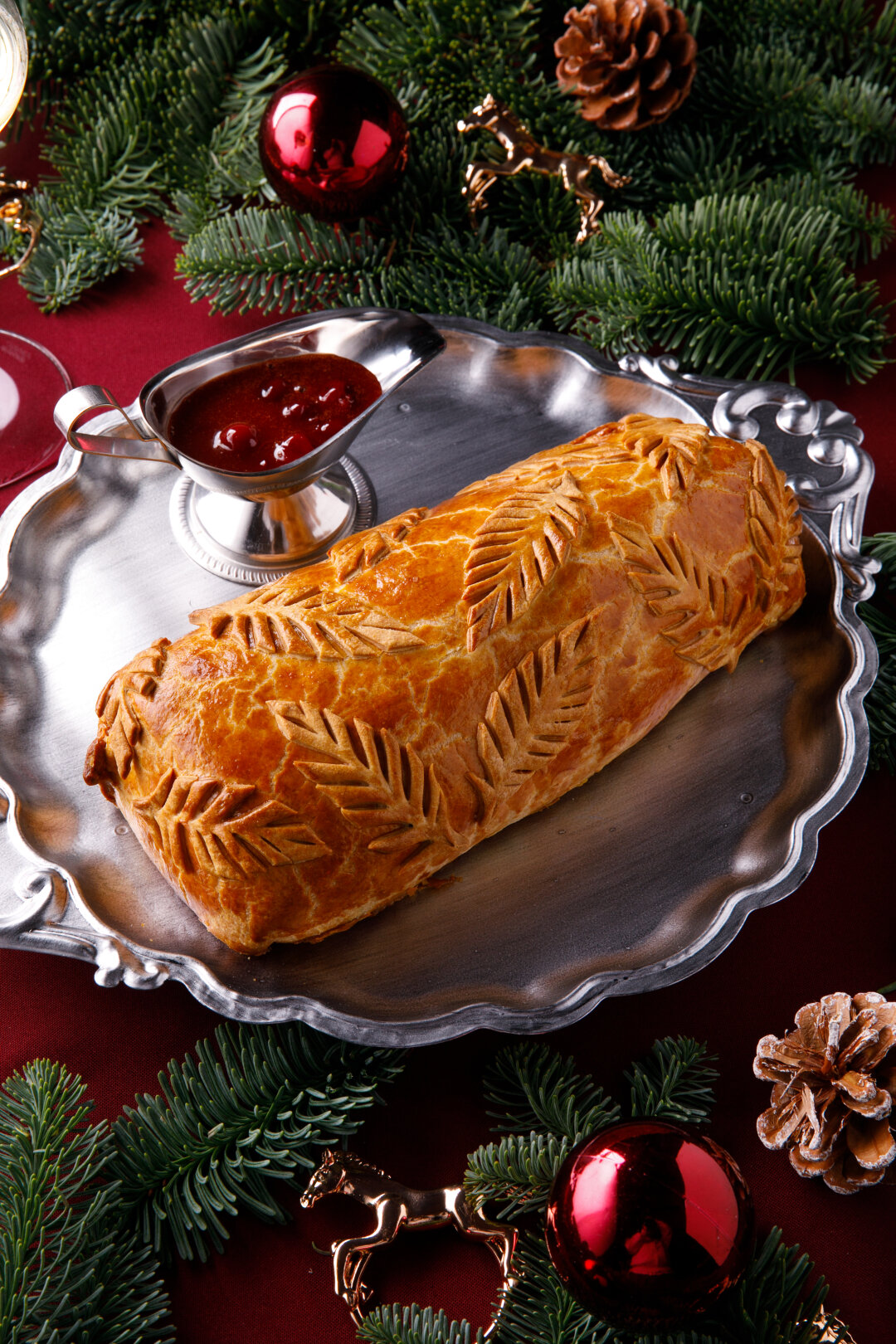 Mr.Bo Шеф Дмитрий Богачев решил не мелочиться! Встречайте: 12-часовой холодец из свиных и говяжьих ножек, целая выдержанная утка с соусом из абрикосов