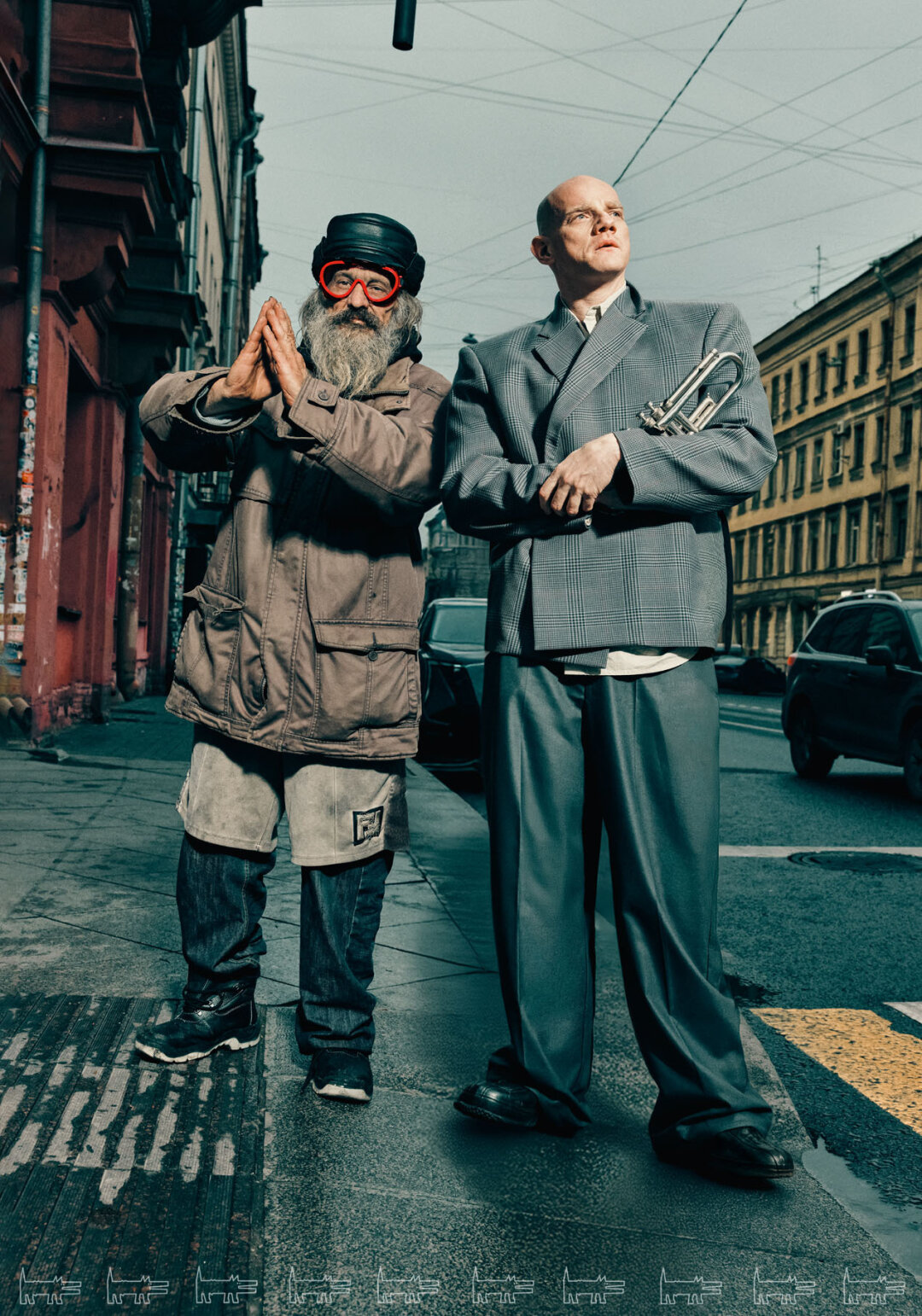 На Юрии: пиджак и брюки USHATAVA, рубашка ENTIRE STUDIOS (Studio Slow)