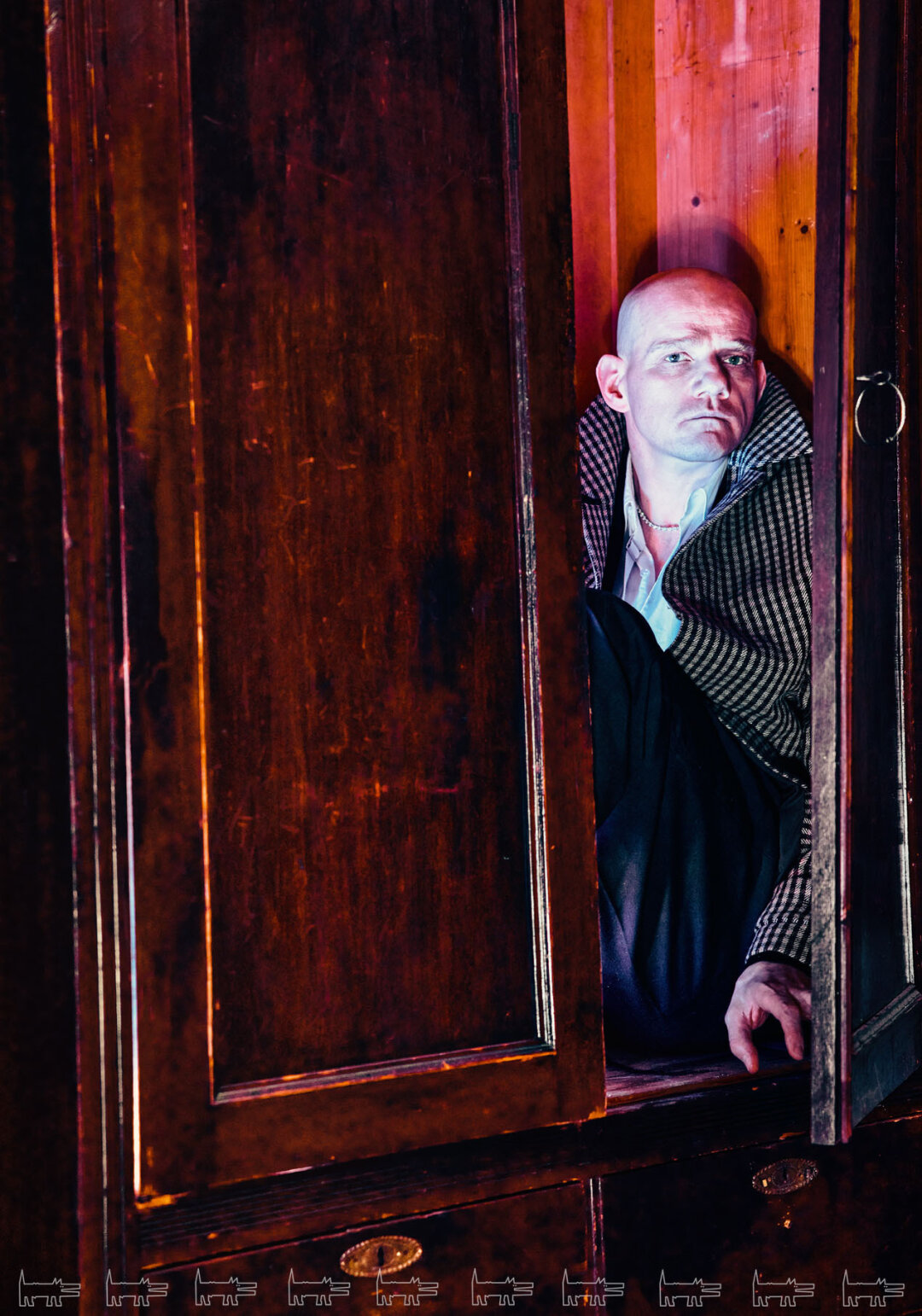 На Юрии: колье Millennium MIUZ DIAMONDS, пальто HEVO (ДЛТ), рубашка ANN DEMEULEMEESTER (ДЛТ), брюки ÉTUDES (Studio Slow)