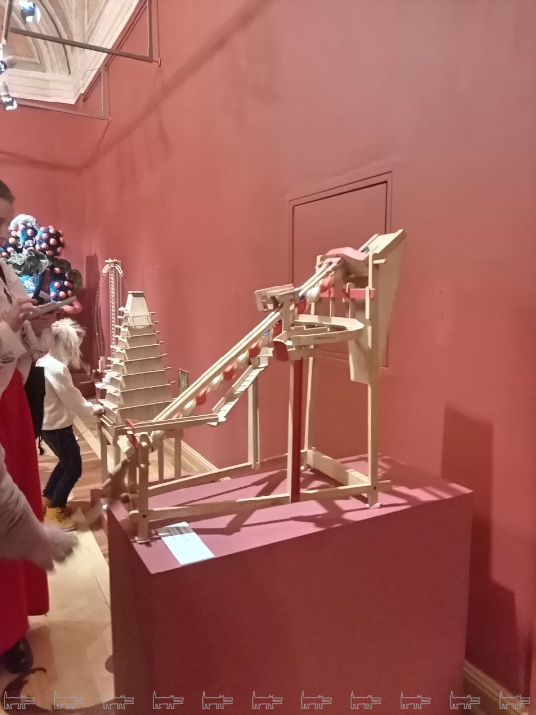 Кинетические объекты Евгения Остроумова