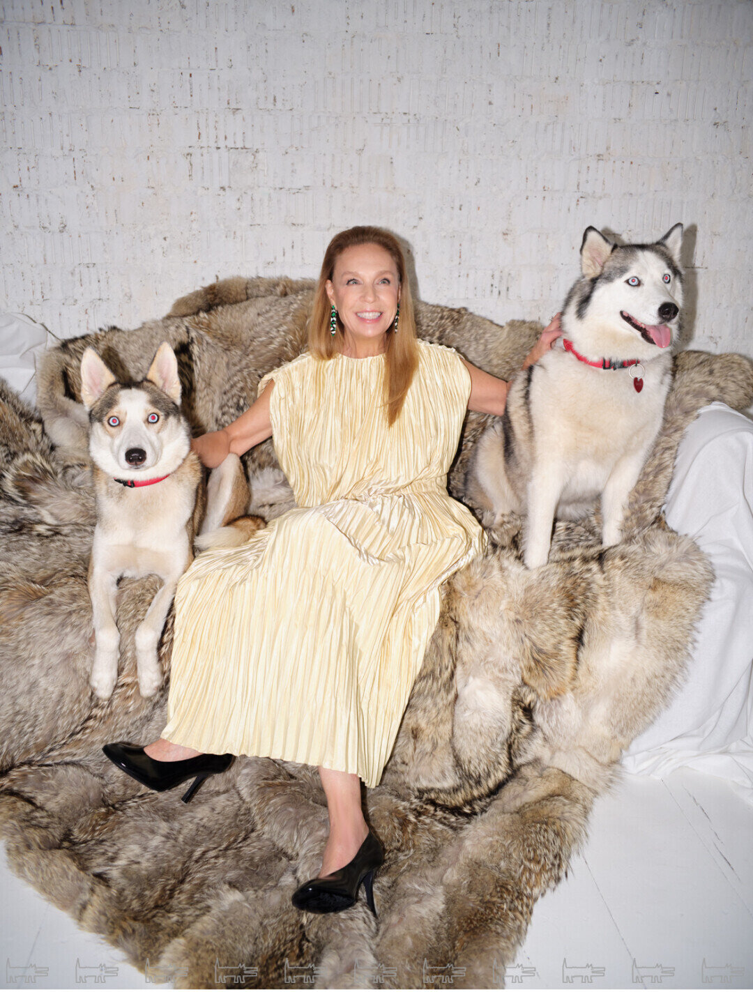 На Алене: кольцо MERCURY, серьги SUTRA JEWELS, платье JIL SANDER (Babochka), туфли BURBERRY (ЦУМ)