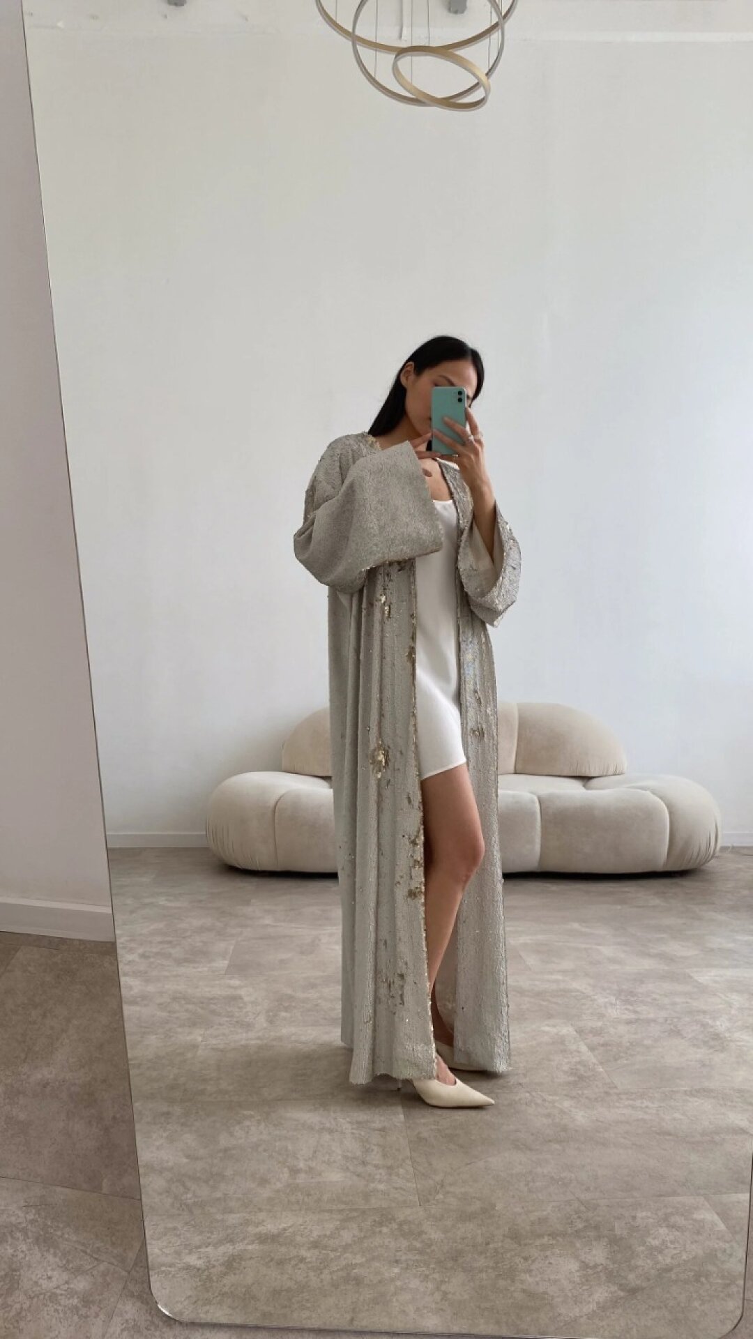 Кимоно basa, 50 000 руб. Наше пижамкорное вау — сверкающее кимоно от петербургского ателье basa (без труда приживется на домашней вечеринке и