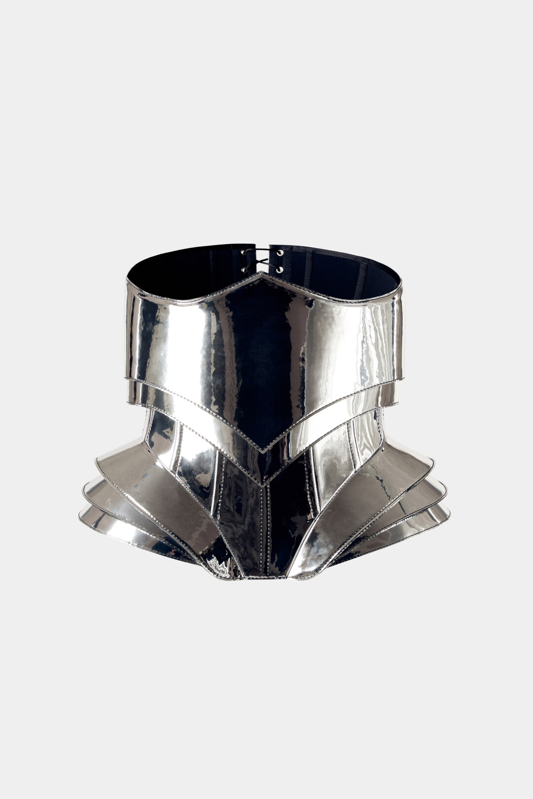 Бронекорсет Atelier Biser, цена по запросу Делаем ставки, в чьем концертном гардеробе корсет-кираса окажется первым — среди клиентов петербургского