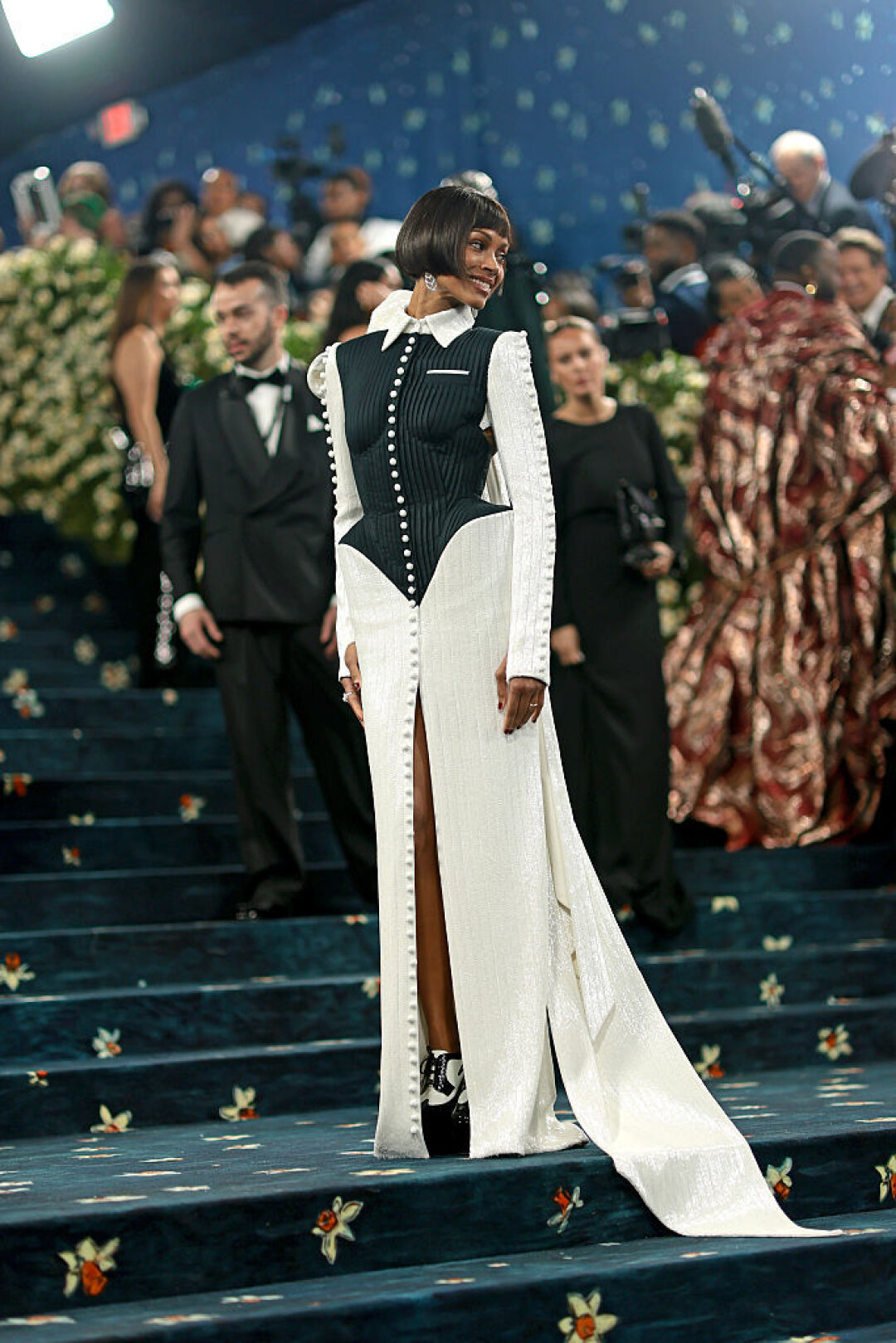 Зои Салдана в Thom Browne на Met Gala 2025